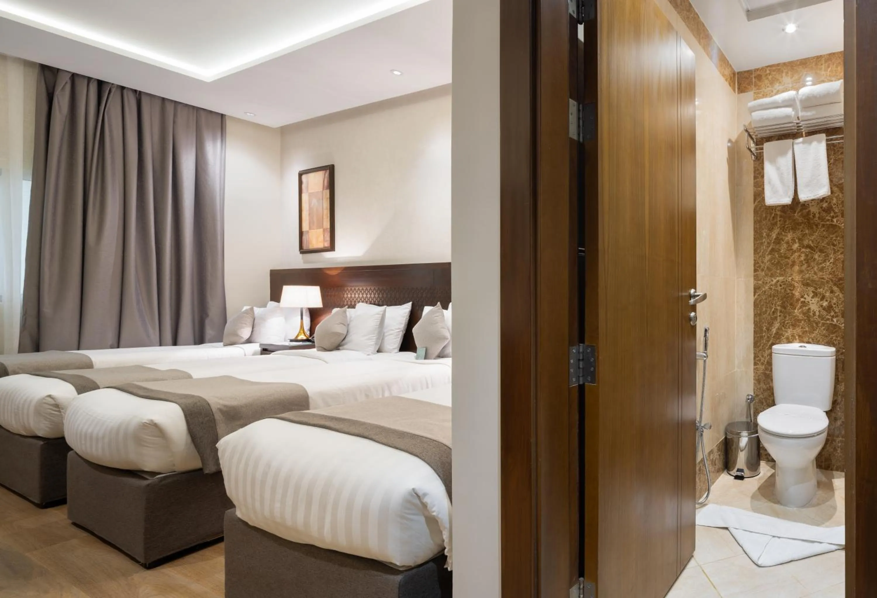 Bathroom, Bed in Boudl Ajyad Mecca