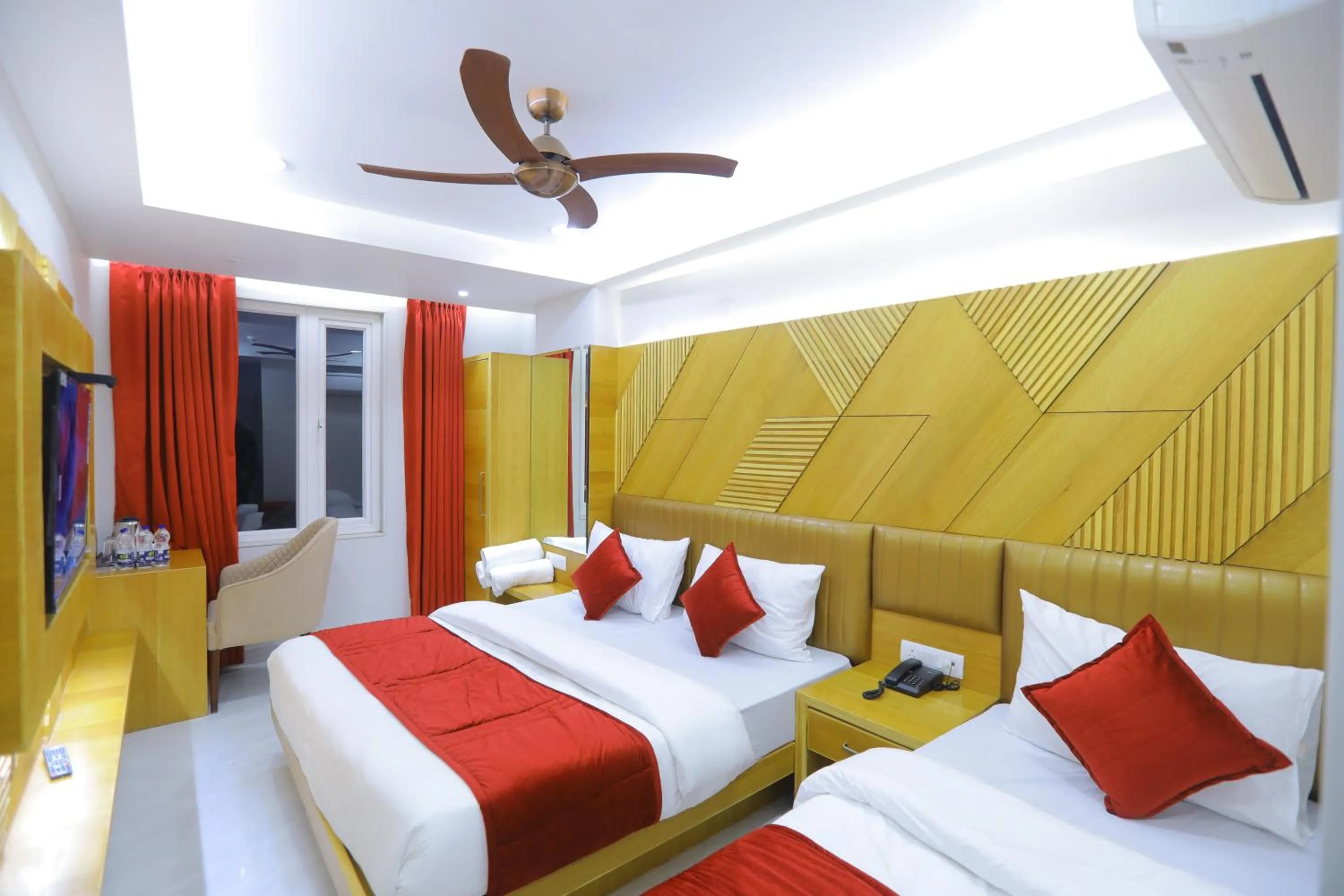 Bedroom, Bed in Hotel Glitz - Walk in from New Delhi Railway Station