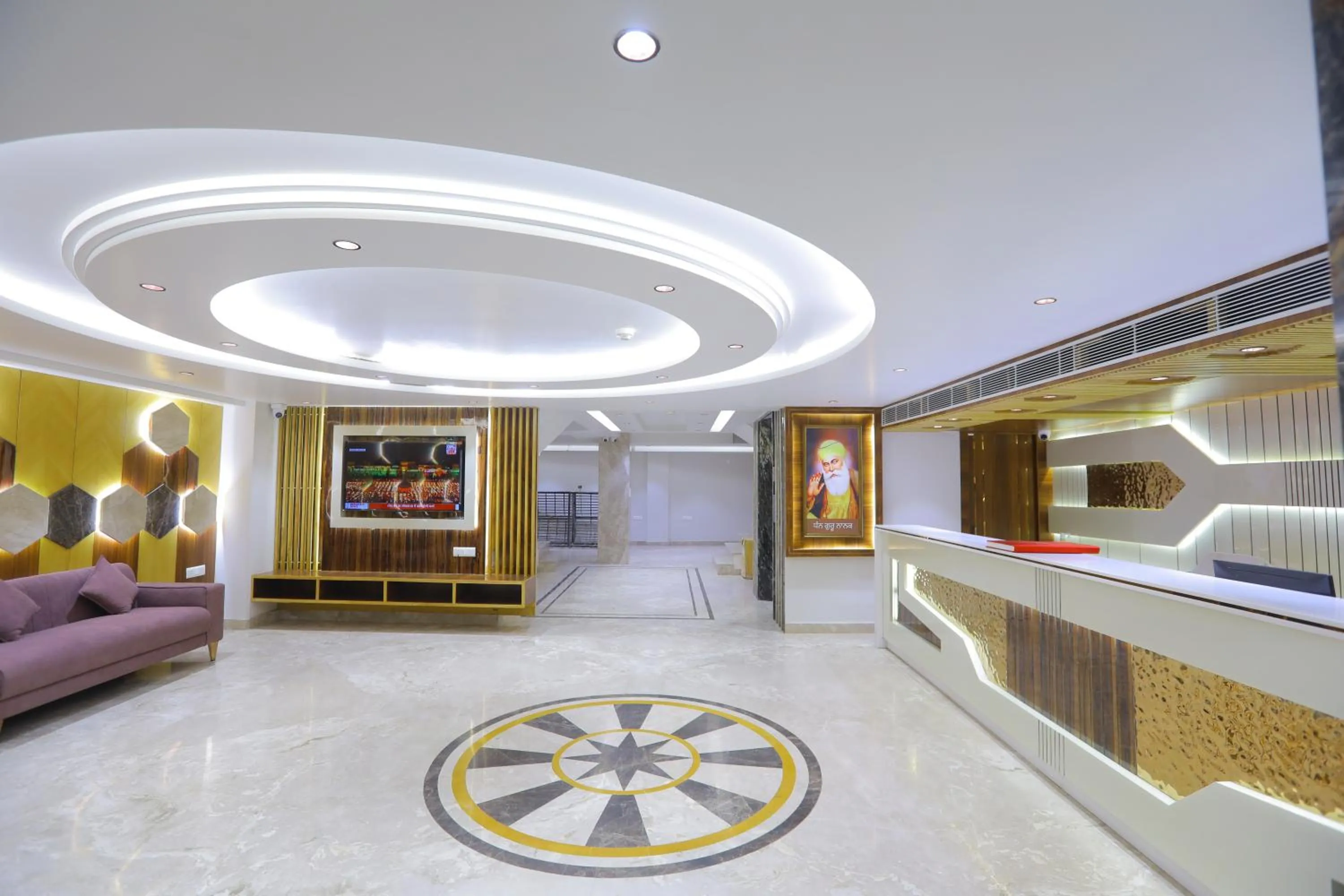 Lobby or reception in Hotel Glitz - Walk in from New Delhi Railway Station