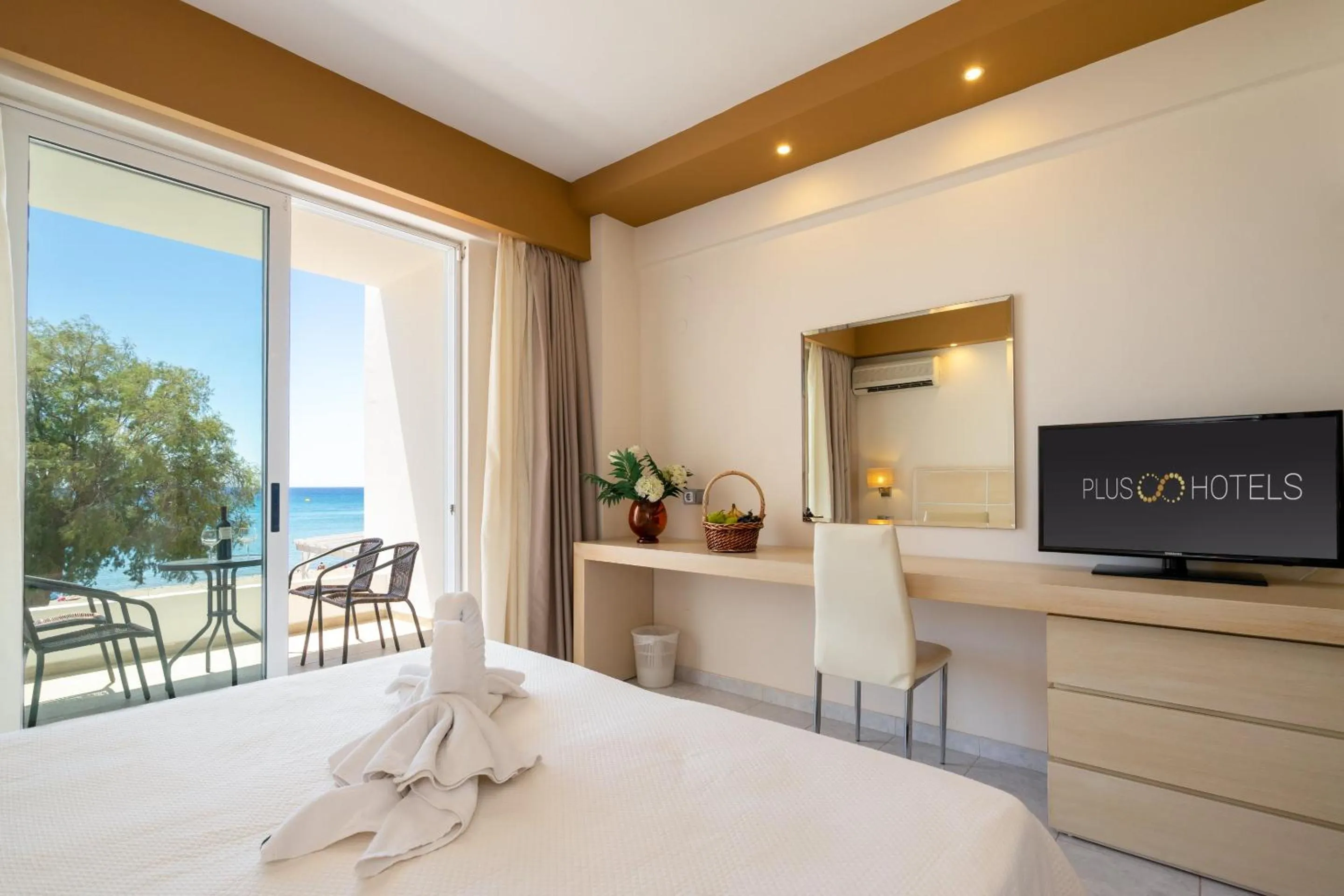 Bedroom in Kamari Beach