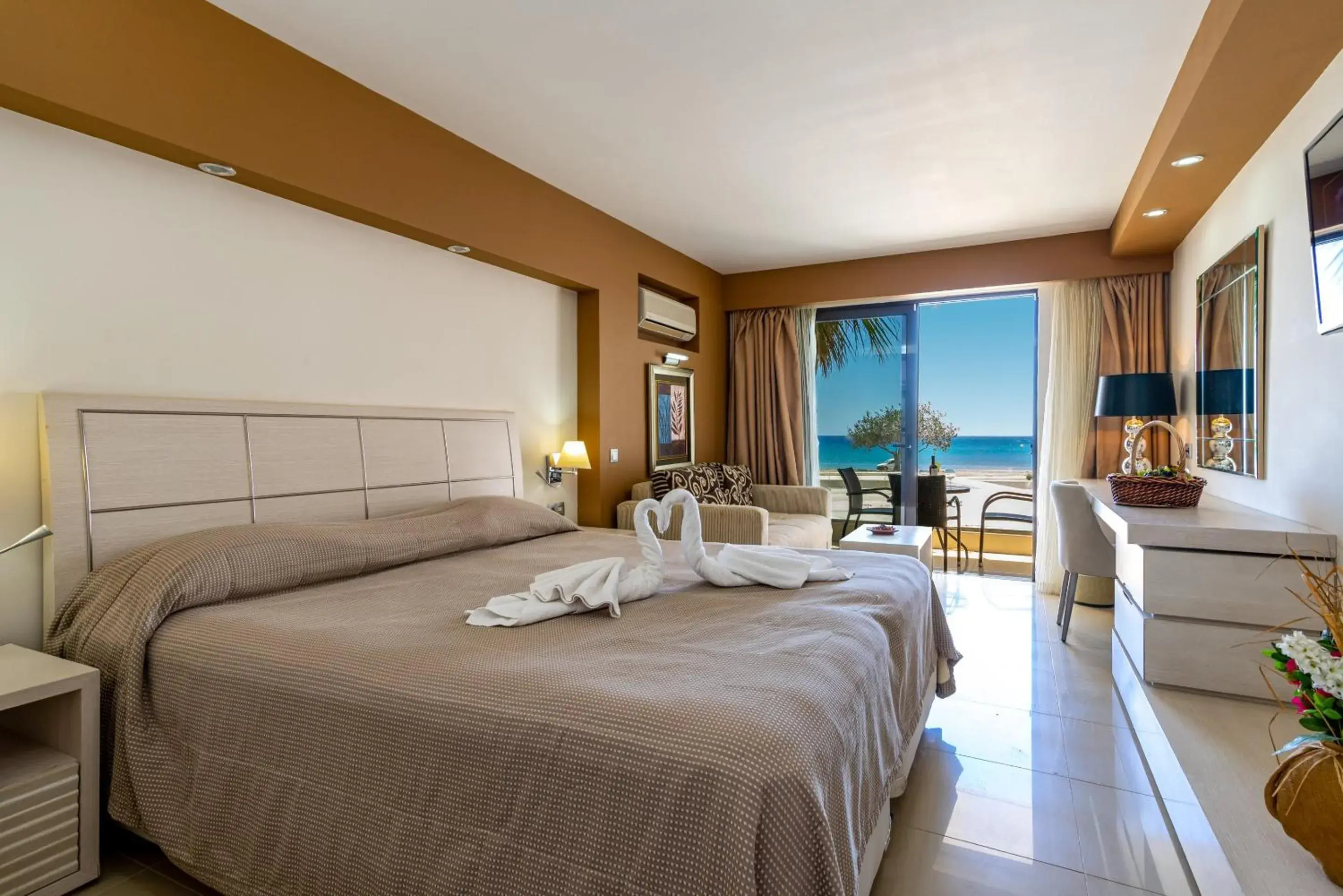 Photo of the whole room, Bed in Kamari Beach Photo of the whole room, Bed in Kamari Beach