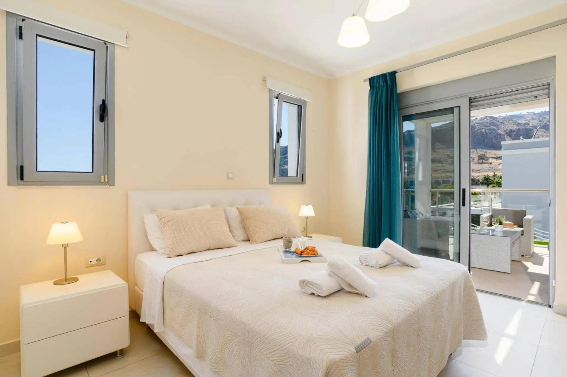 Bedroom, Bed in Kamari Beach