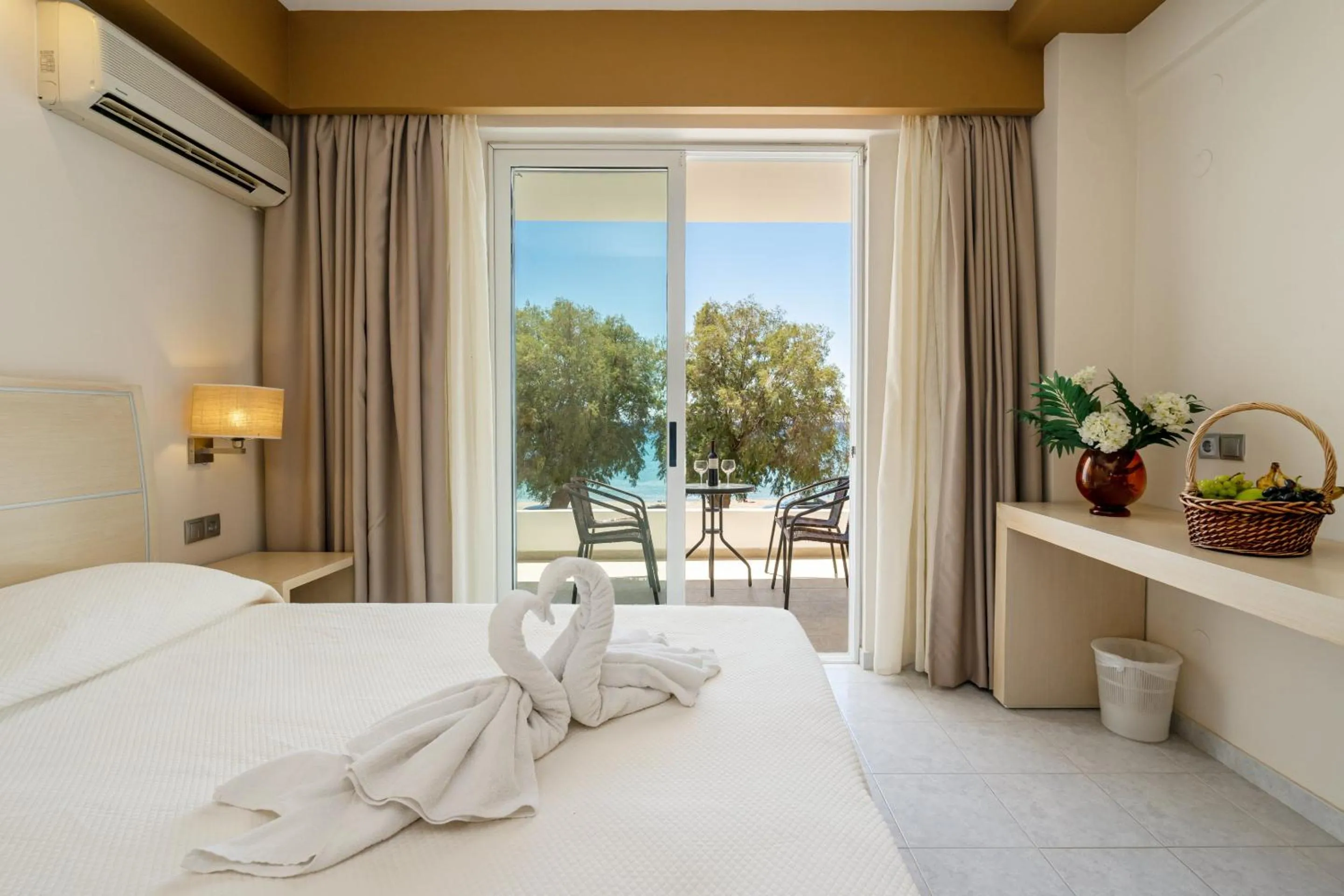 Bedroom in Kamari Beach