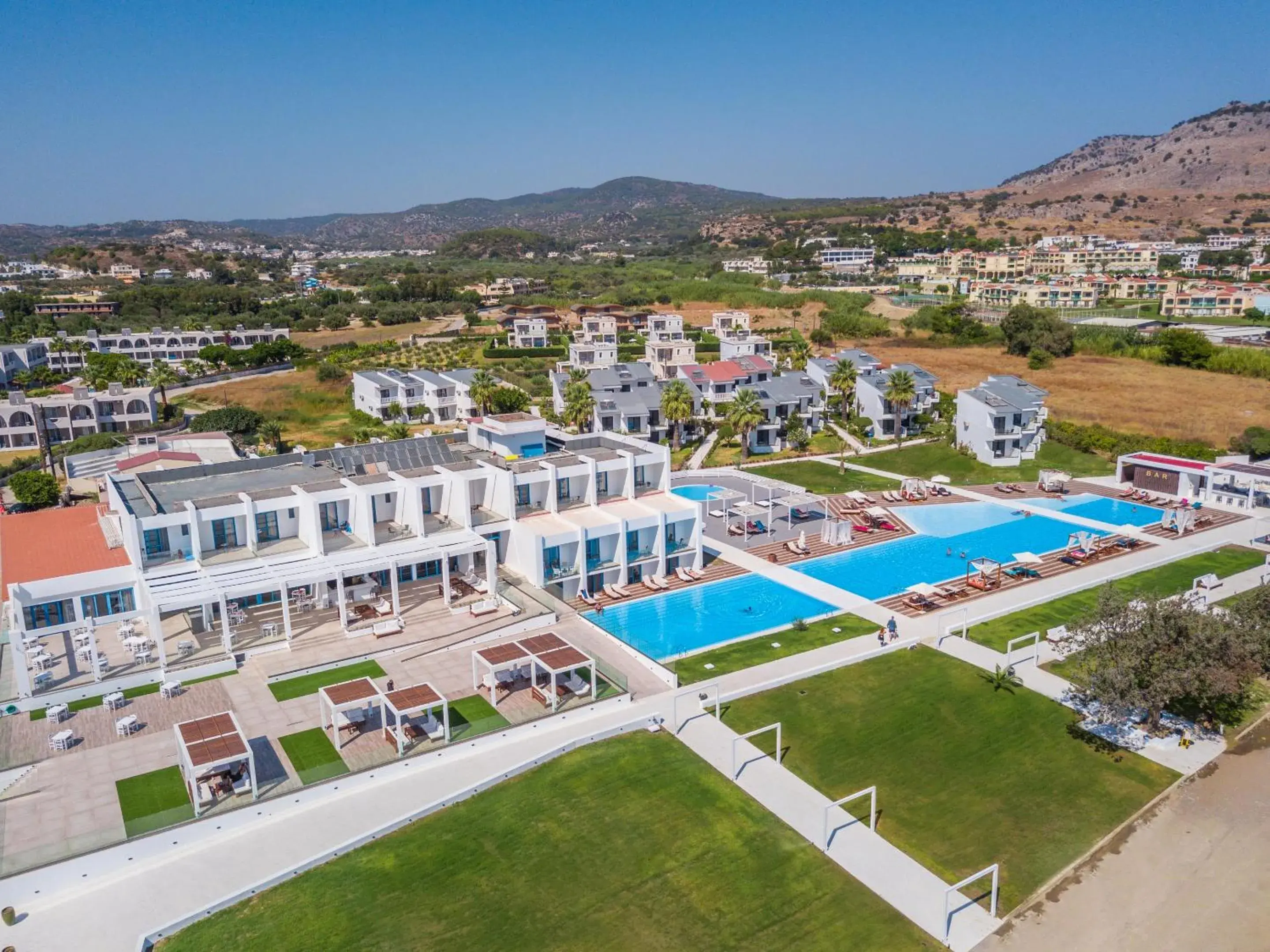 Property building in Kamari Beach Property building in Kamari Beach