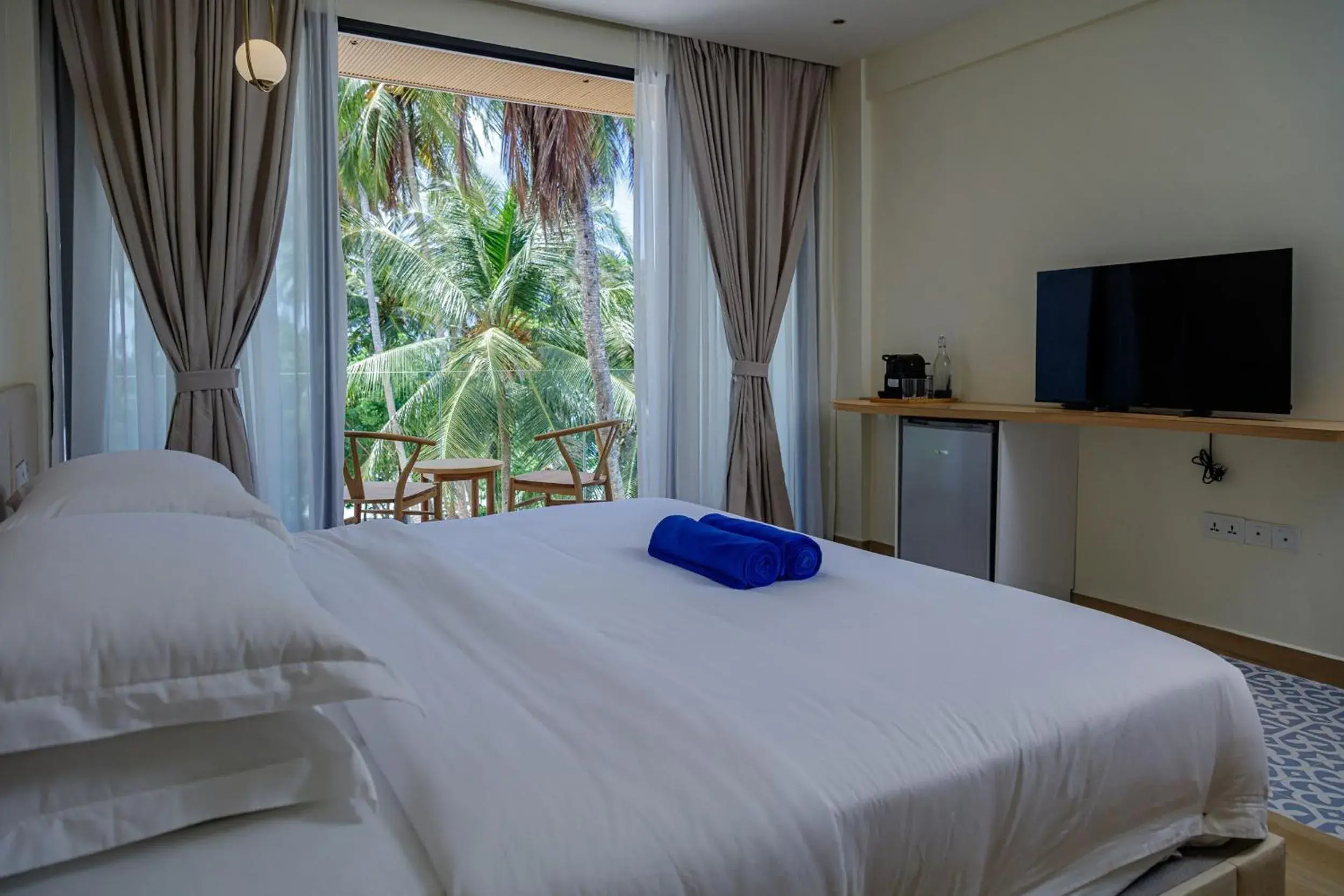 Deluxe Double Room with Balcony and Sea View in Kinan Boutique Deluxe Double Room with Balcony and Sea View in Kinan Boutique