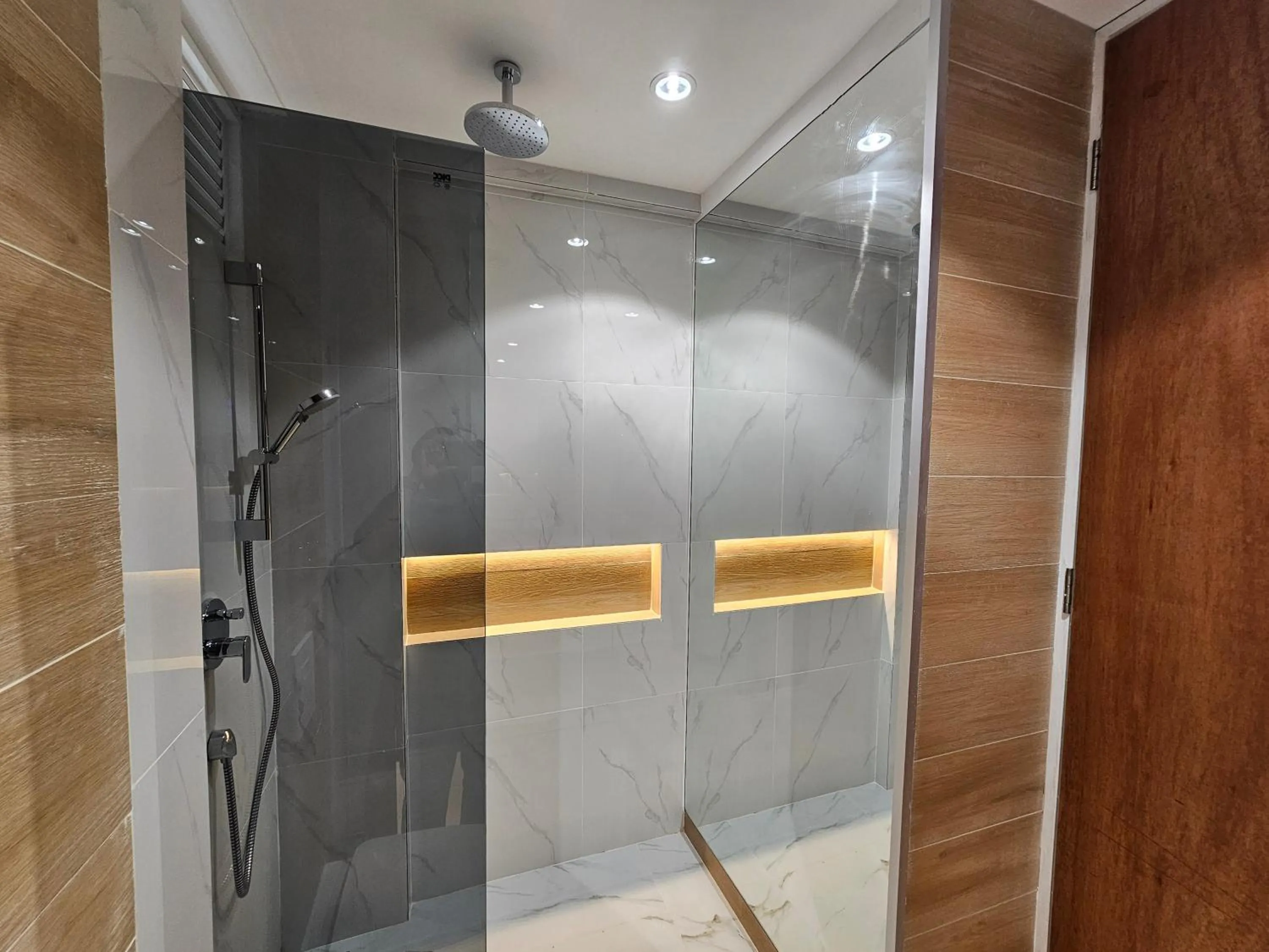 Shower in Kinan Boutique