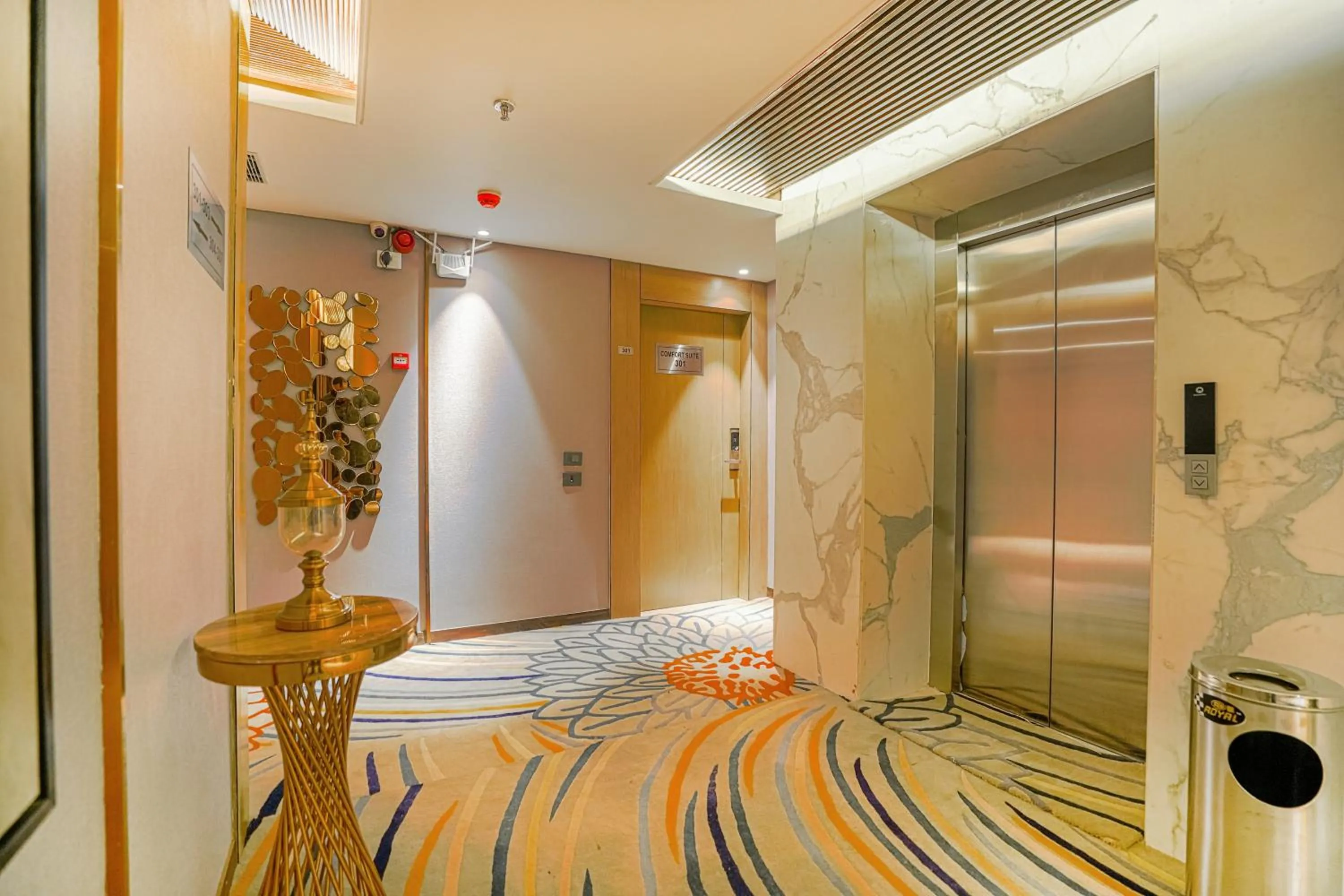 elevator, Bed in Hotel Levelup Signature