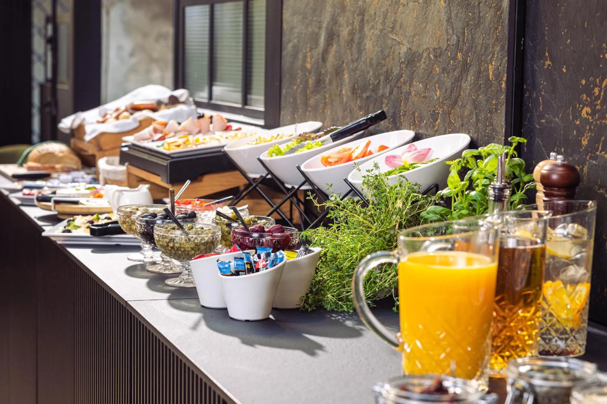 Buffet breakfast in Nomadic Urban Premium Suites