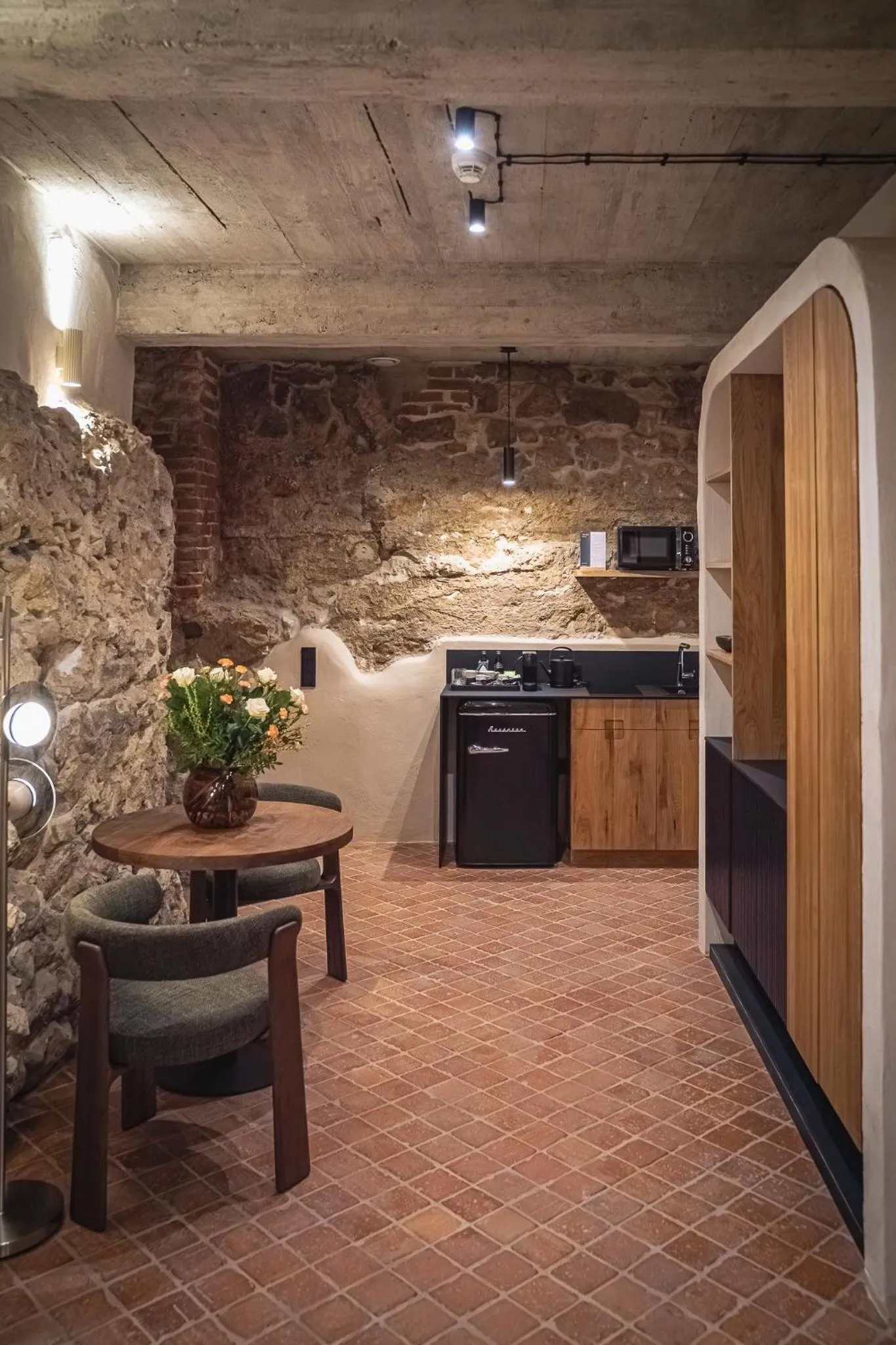 Kitchen or kitchenette in Nomadic Urban Premium Suites