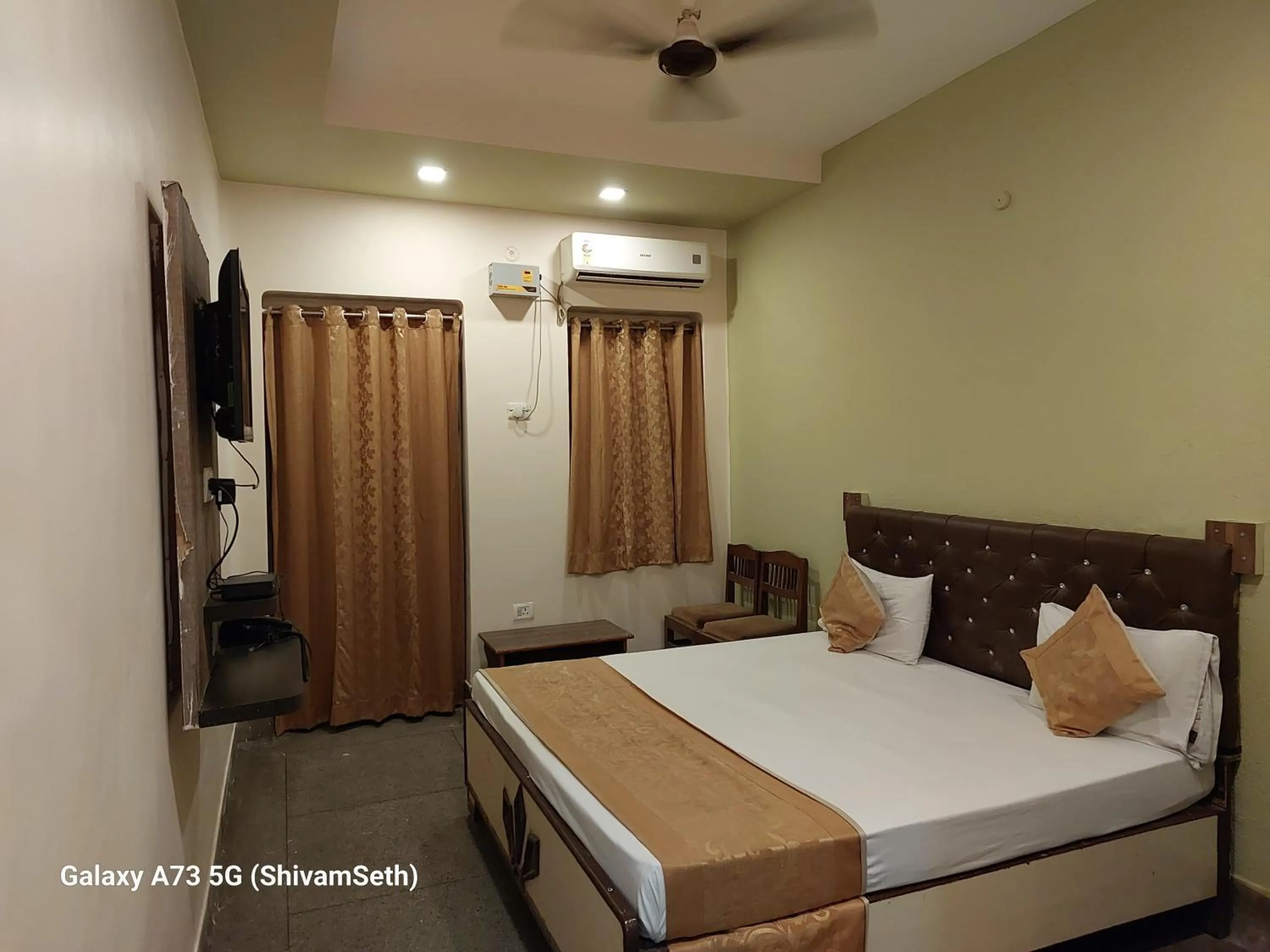 Bed in Hotel Gokul Grand