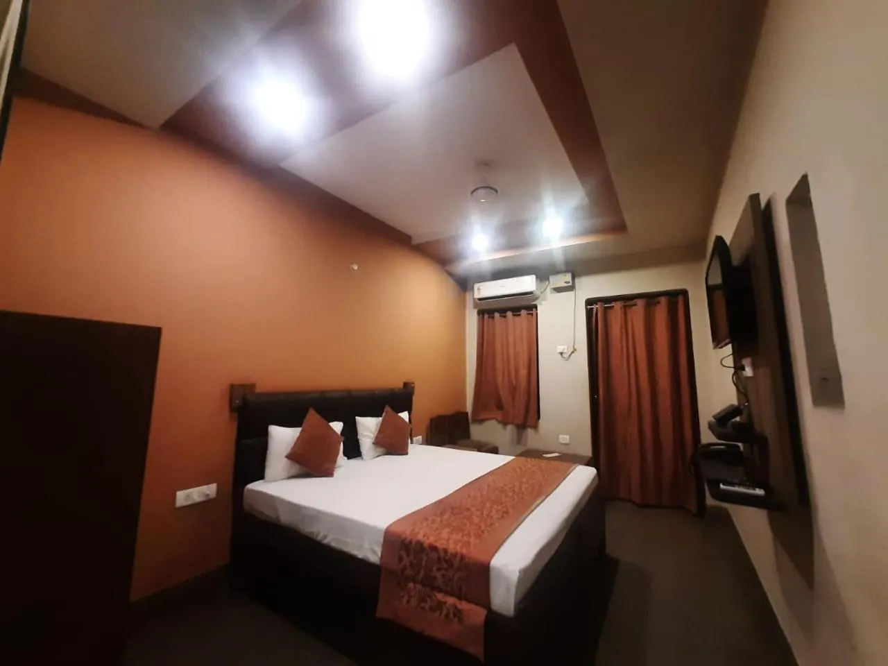 Bed in Hotel Gokul Grand