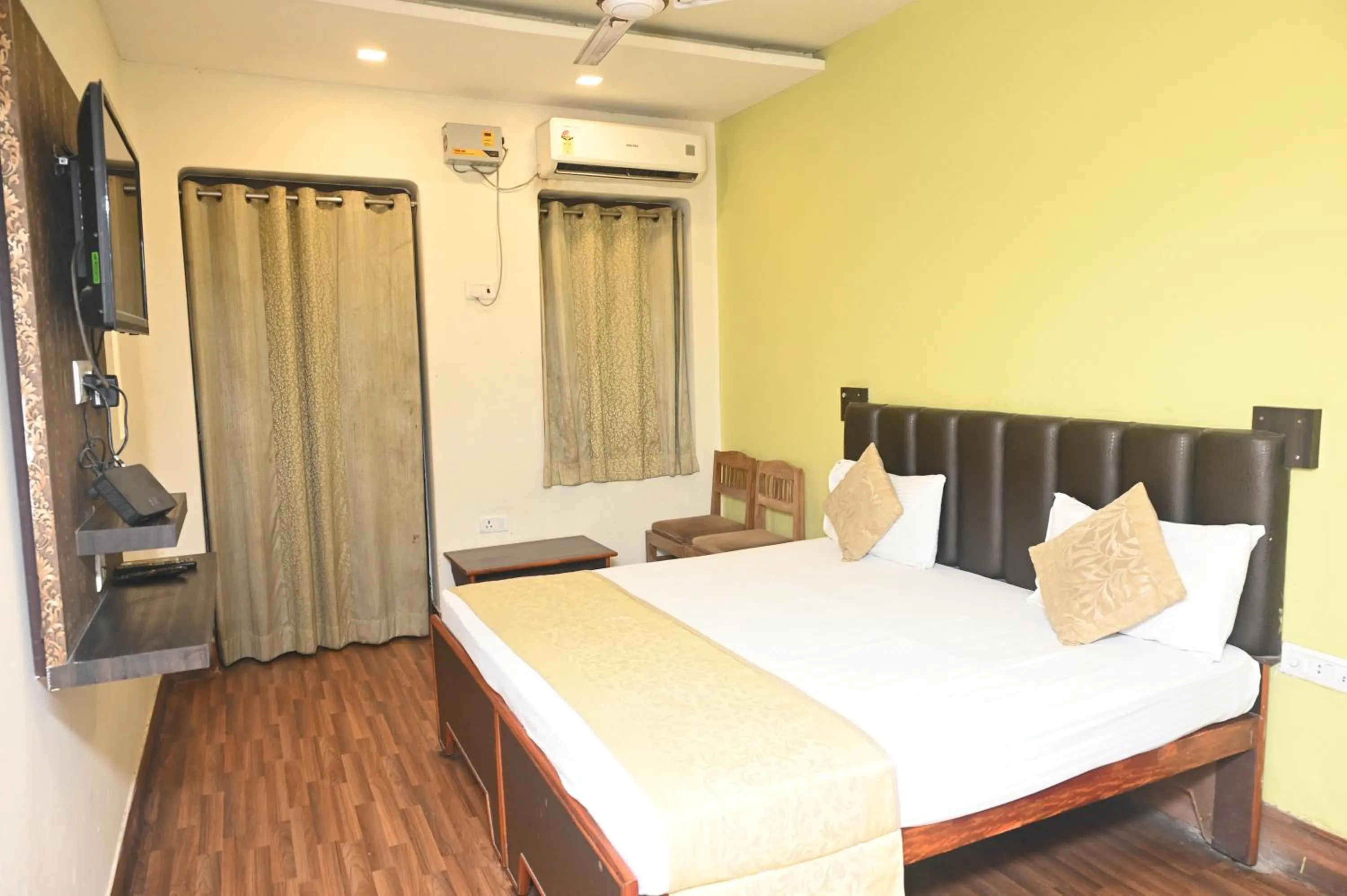 Bed in Hotel Gokul Grand