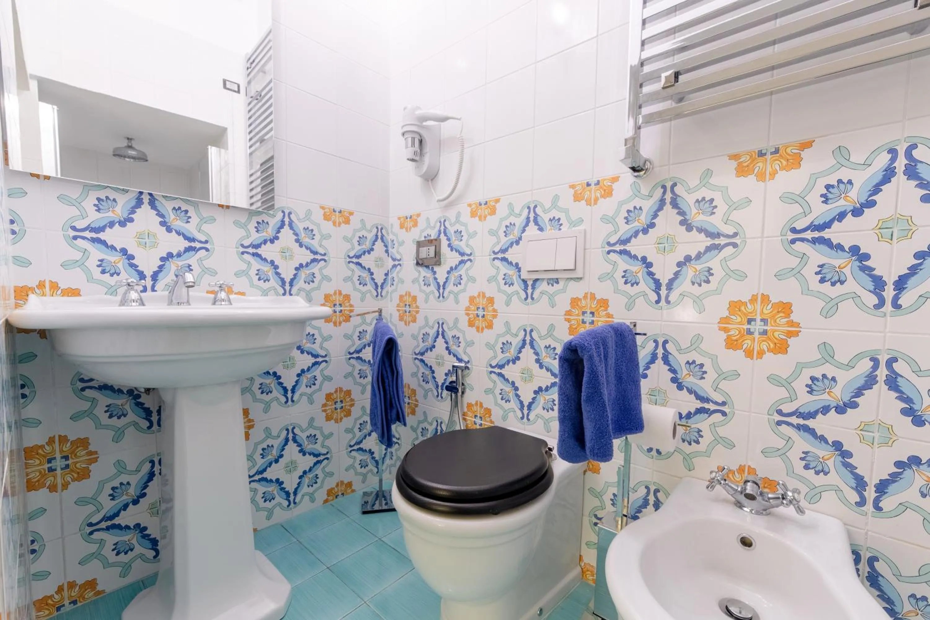 Shower in The Crown Palace - Gallipoli