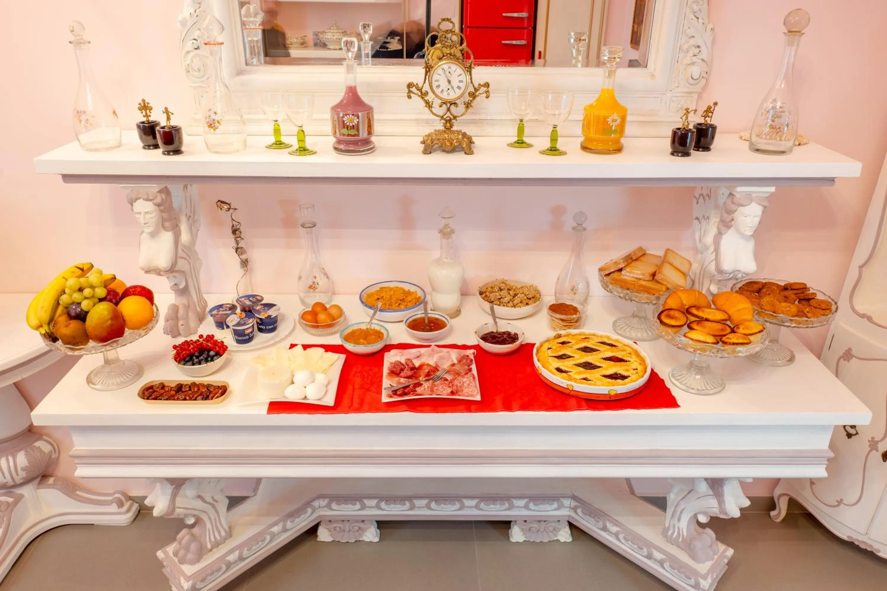 Breakfast in The Crown Palace - Gallipoli