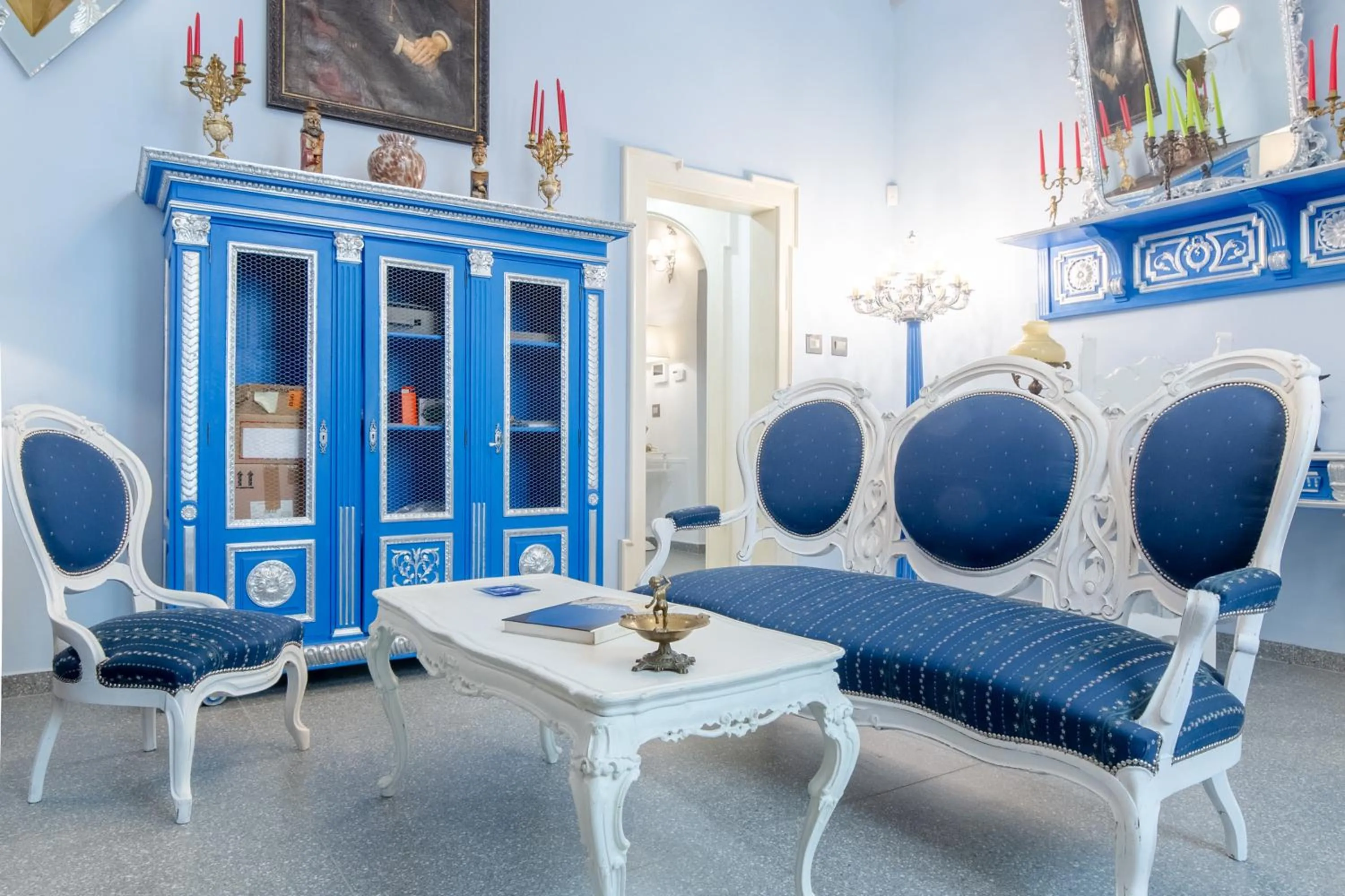 Seating area in The Crown Palace - Gallipoli