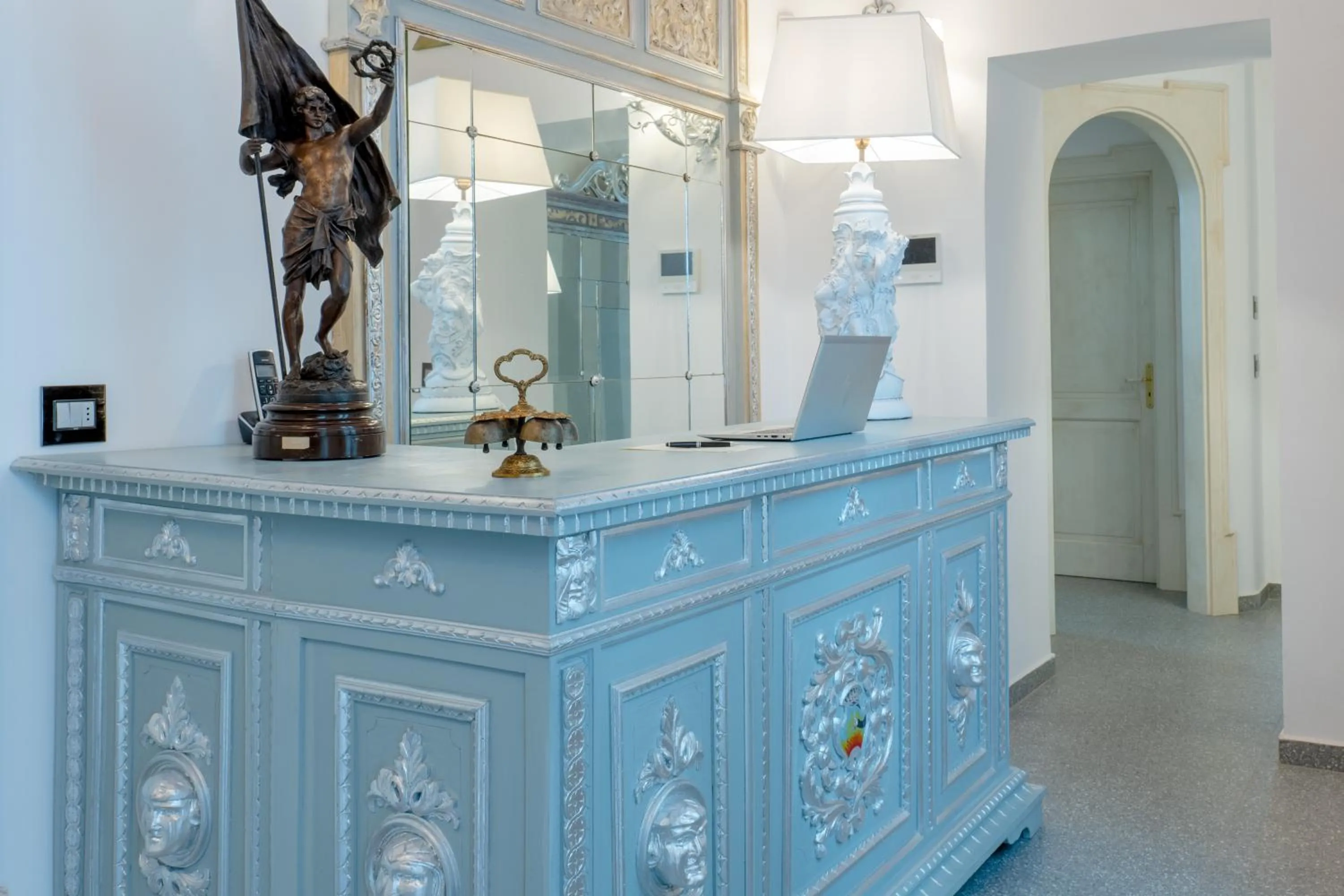 Lobby or reception in The Crown Palace - Gallipoli