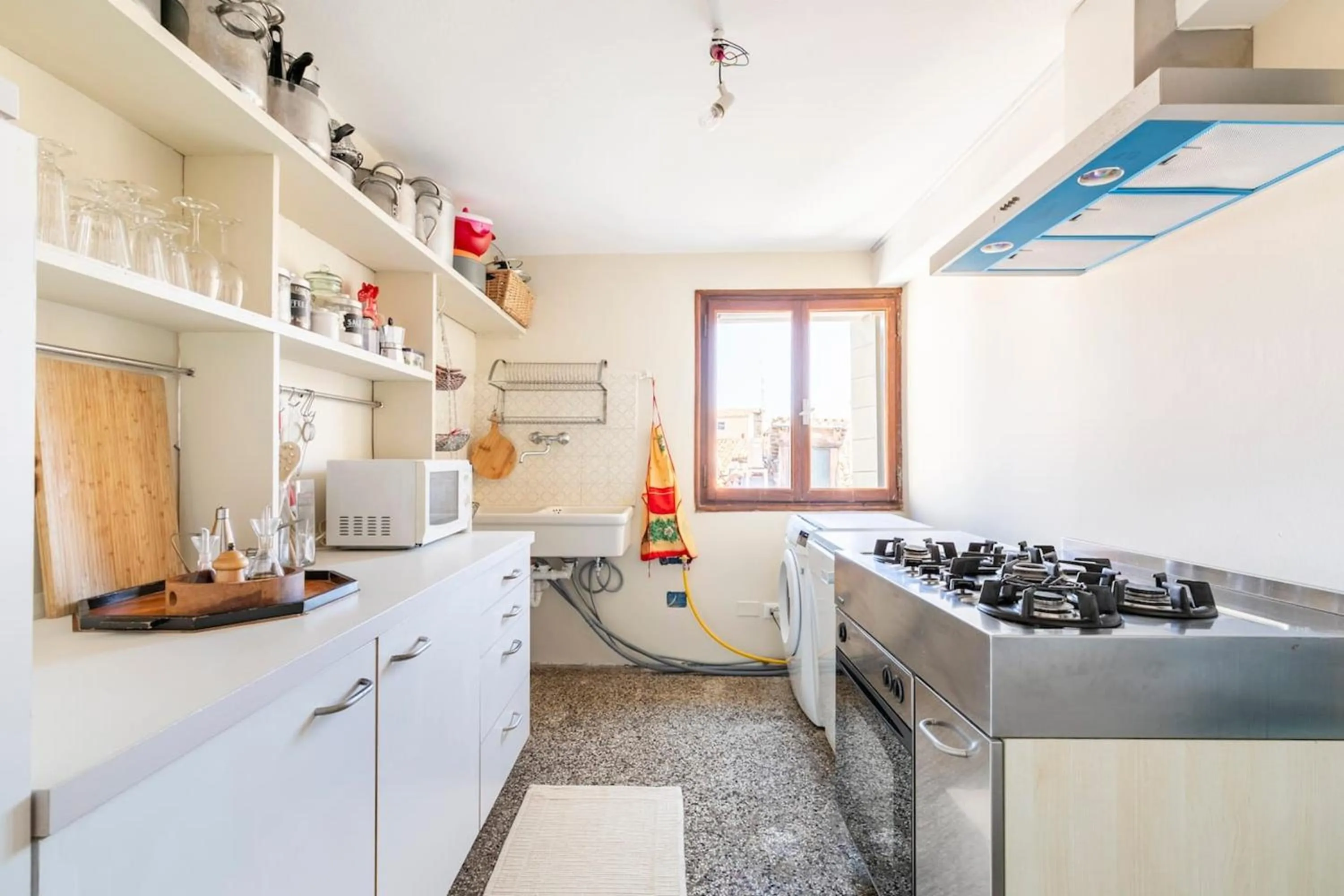 dishwasher in Cà Formosa