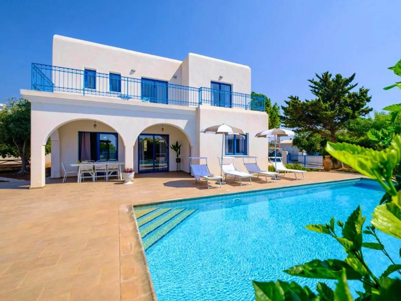 Azzurro Holiday Villas