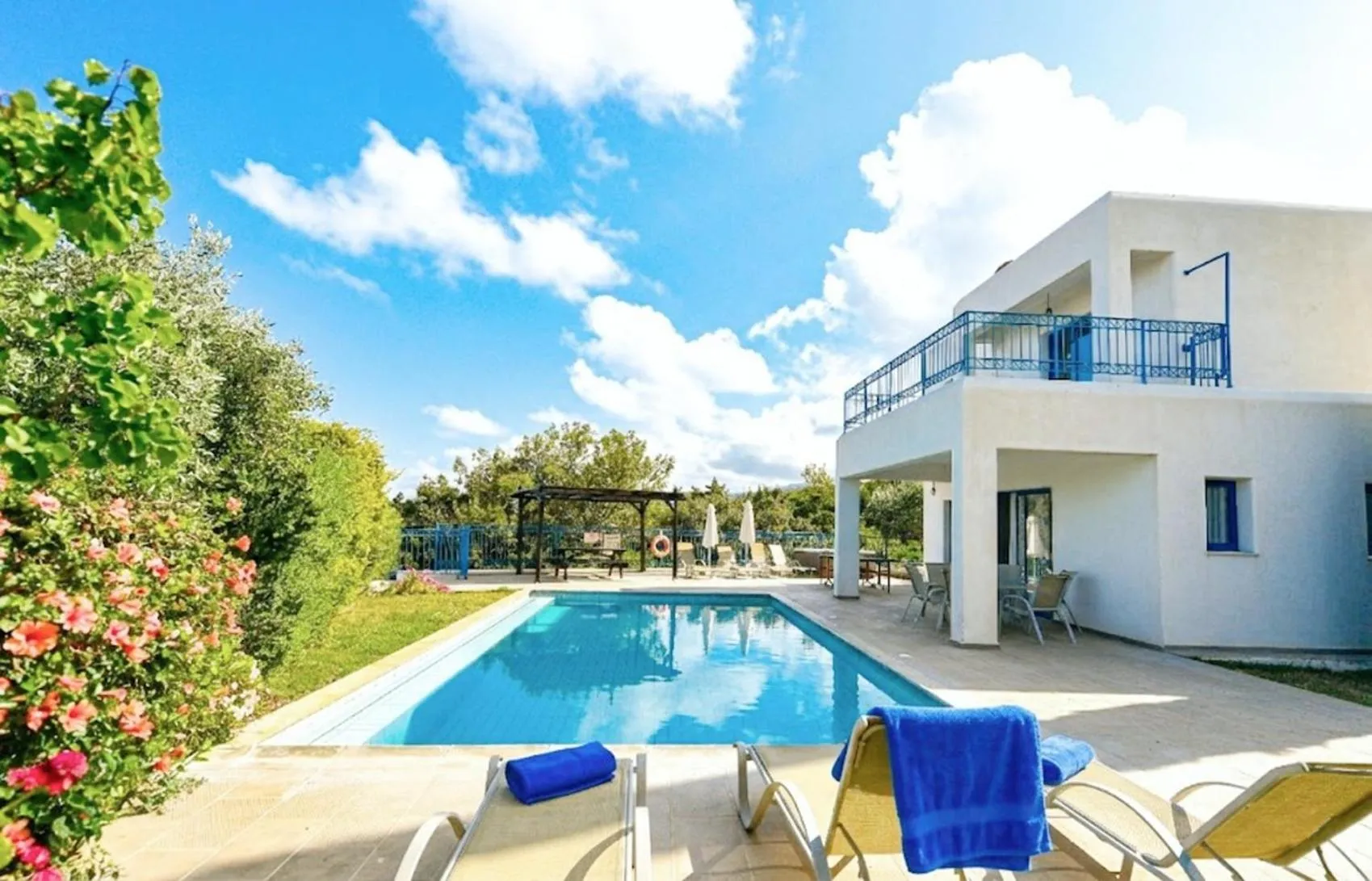 Azzurro Holiday Villas