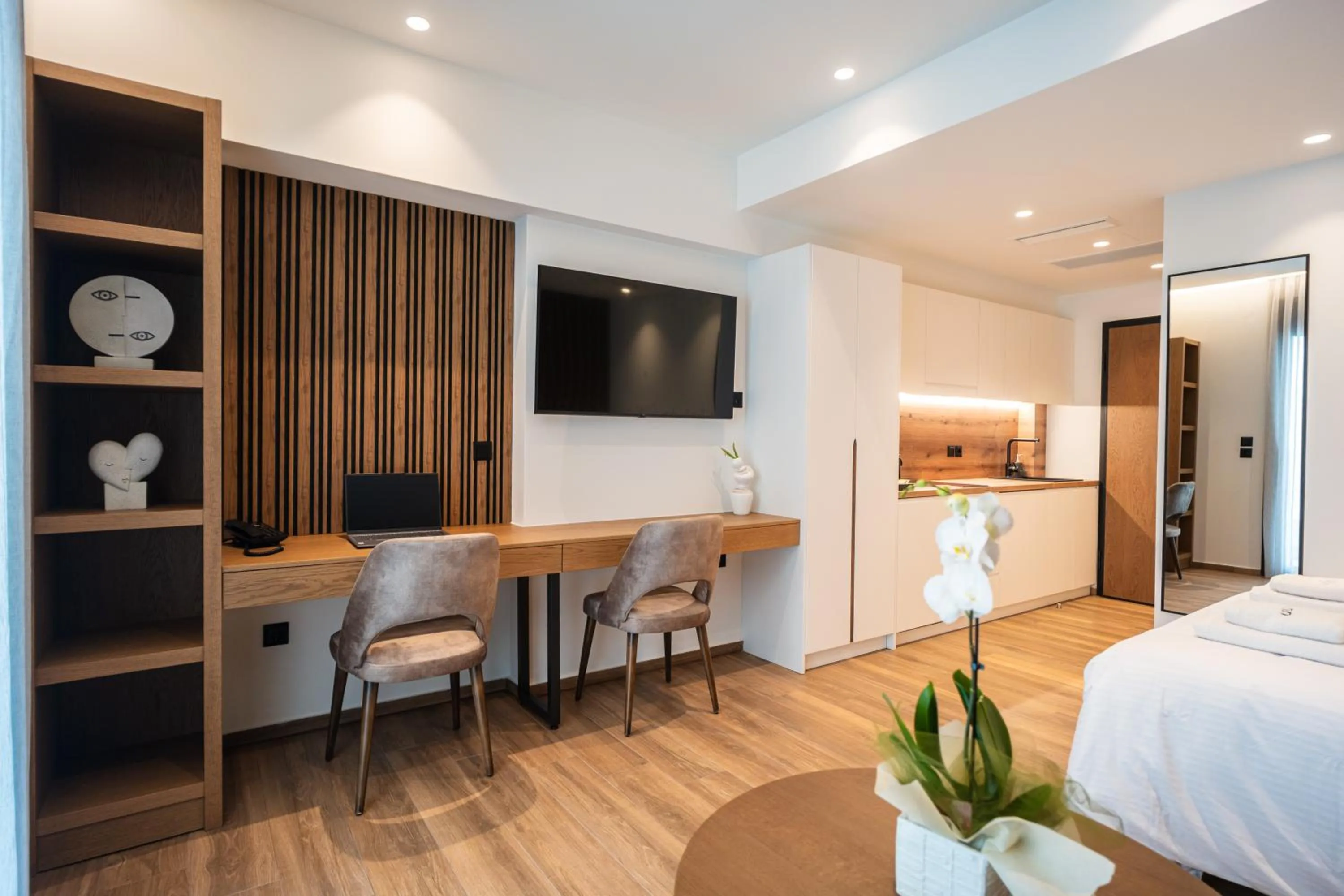 Bed in Volos Inn Hotel