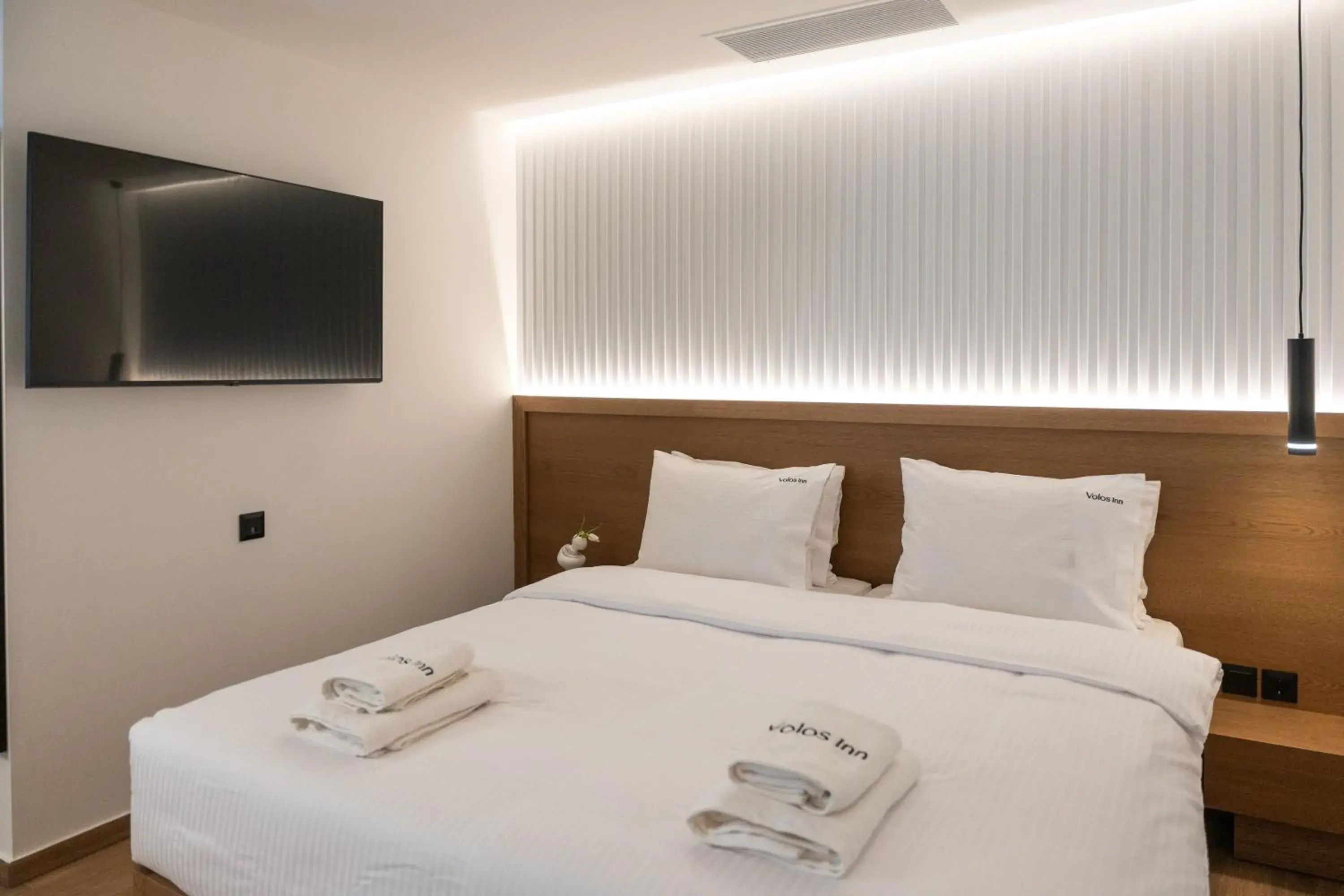 Twin Room with Balcony in Volos Inn Hotel Twin Room with Balcony in Volos Inn Hotel