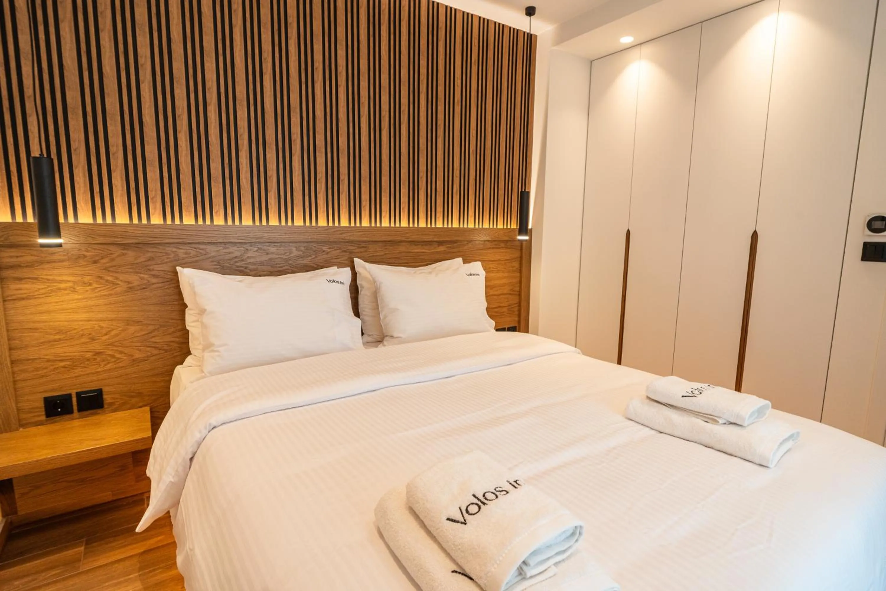 Bed in Volos Inn Hotel