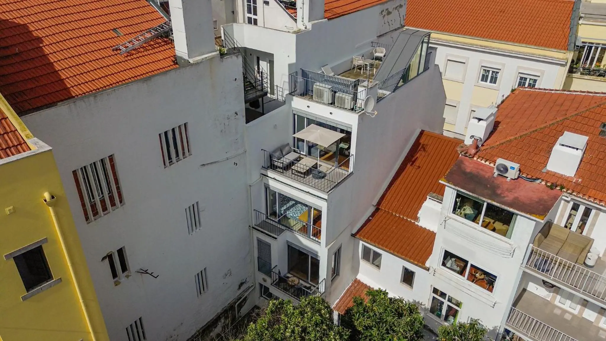 Property building in Barbadinhos Apartments in Lisbon Historic Neighborhood
