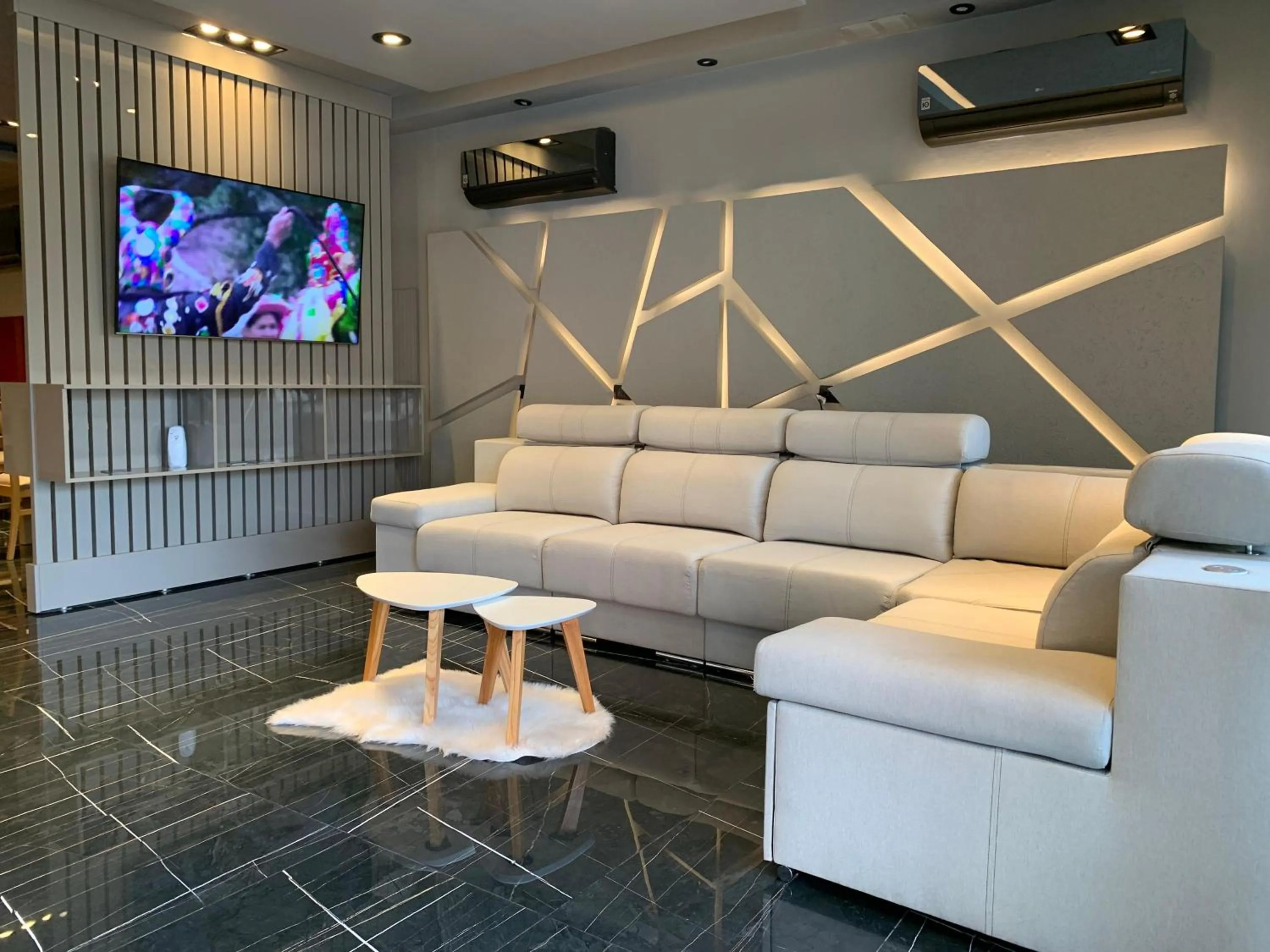 TV and multimedia in Benjamín I