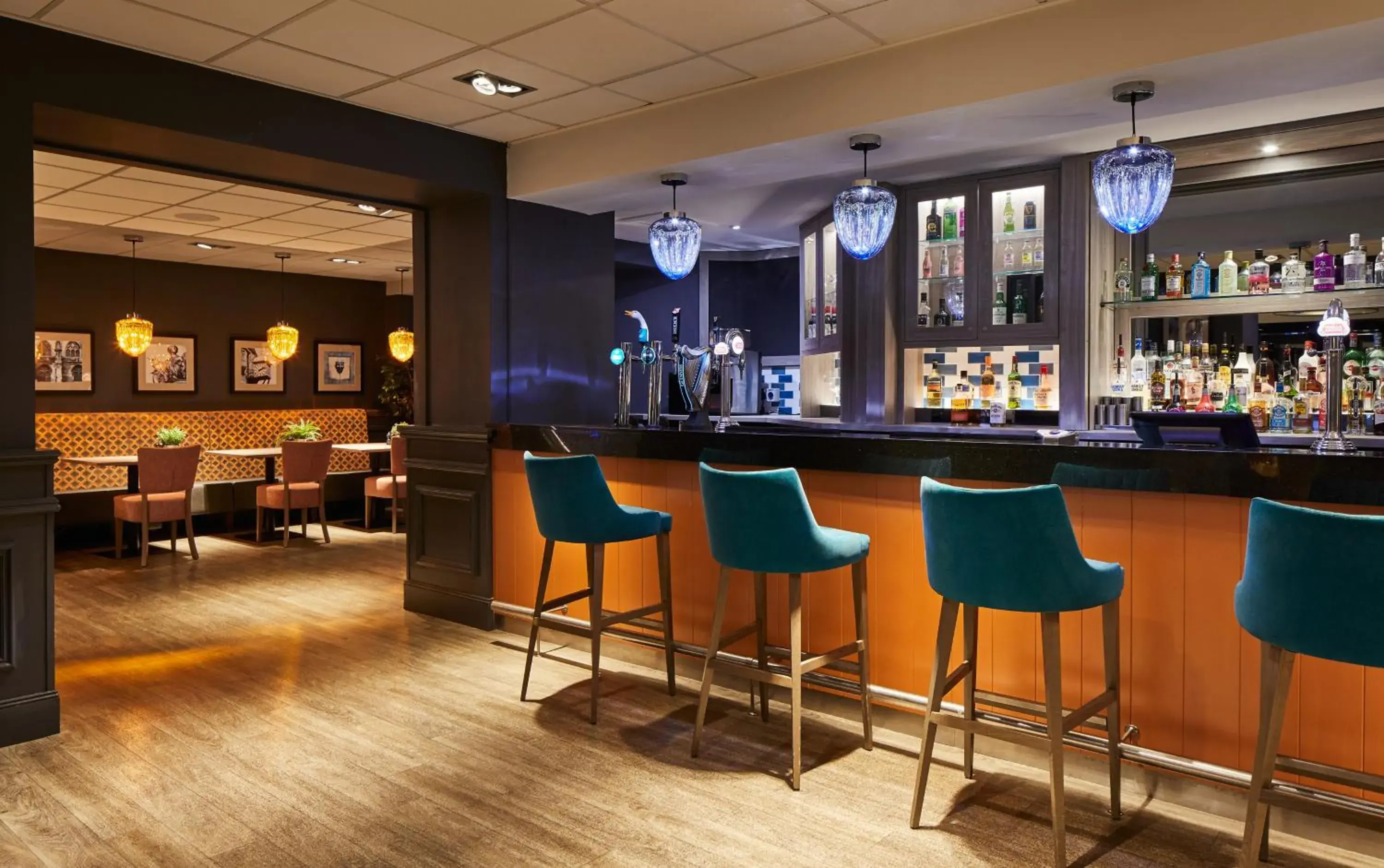 Lounge or bar in Leonardo Edinburgh Murrayfield Lounge or bar in Leonardo Edinburgh Murrayfield