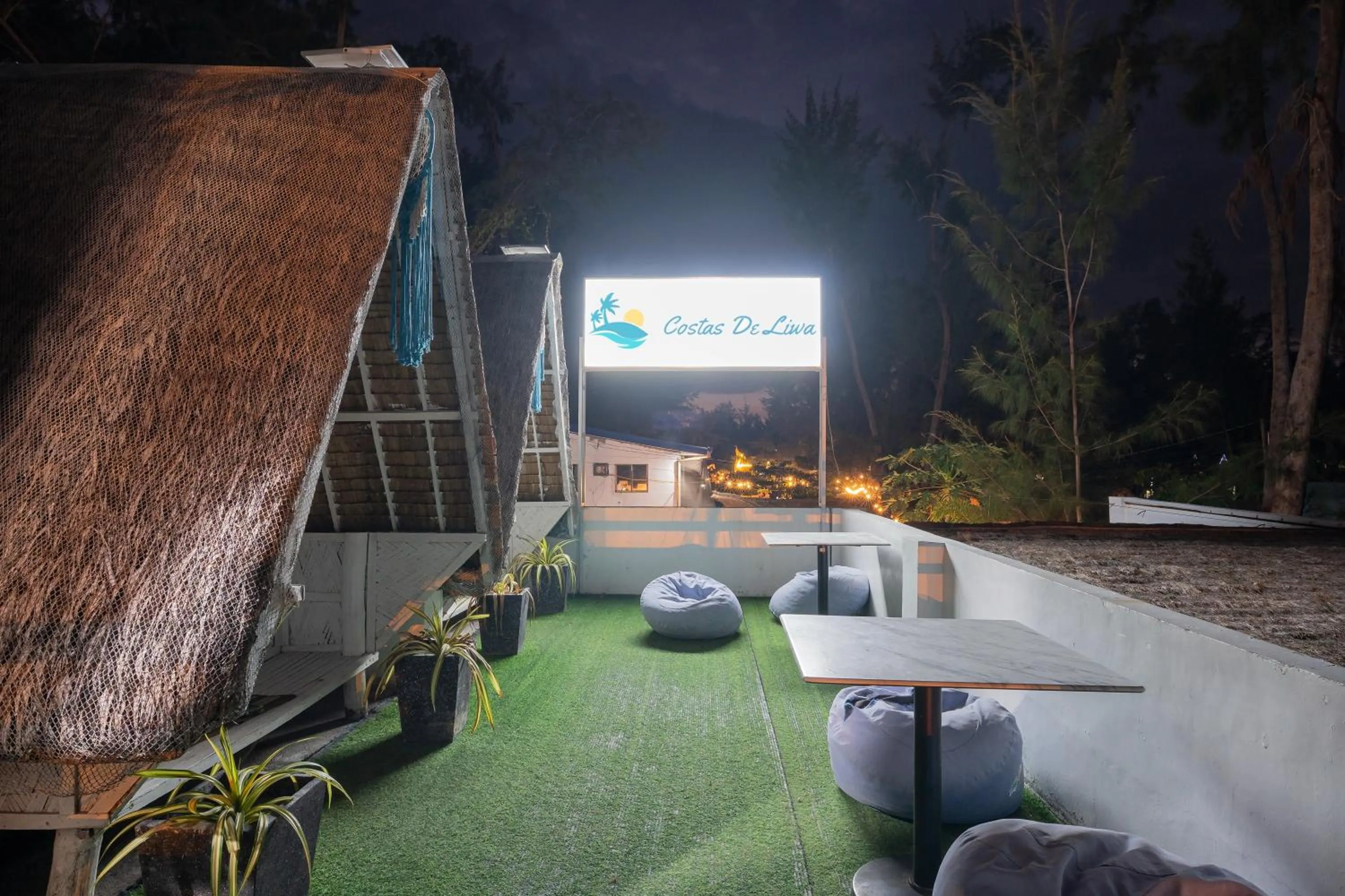 Decorative detail in Costas De Liwa Bar & Beach Resort