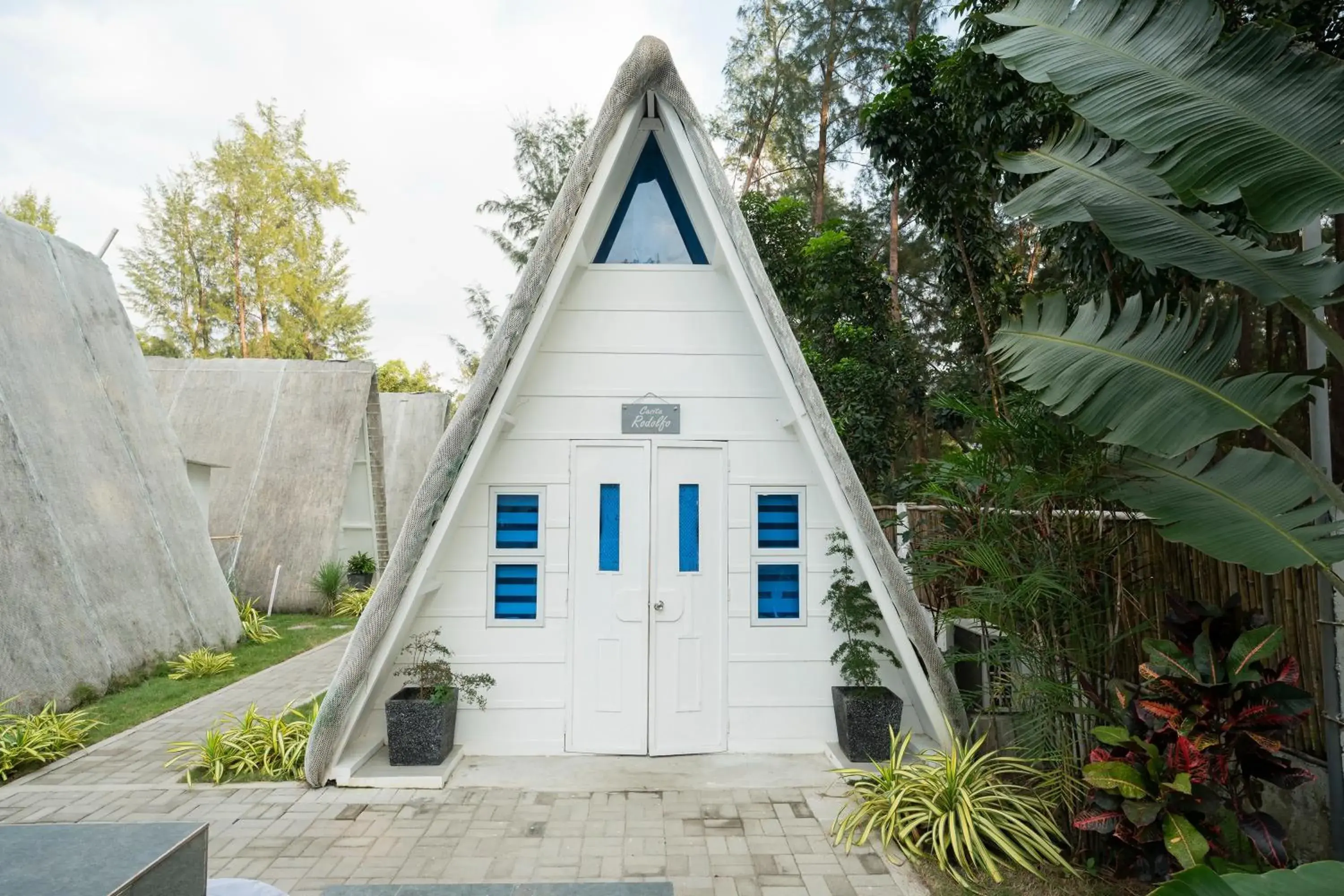 Property building in Costas De Liwa Bar & Beach Resort Property building in Costas De Liwa Bar & Beach Resort