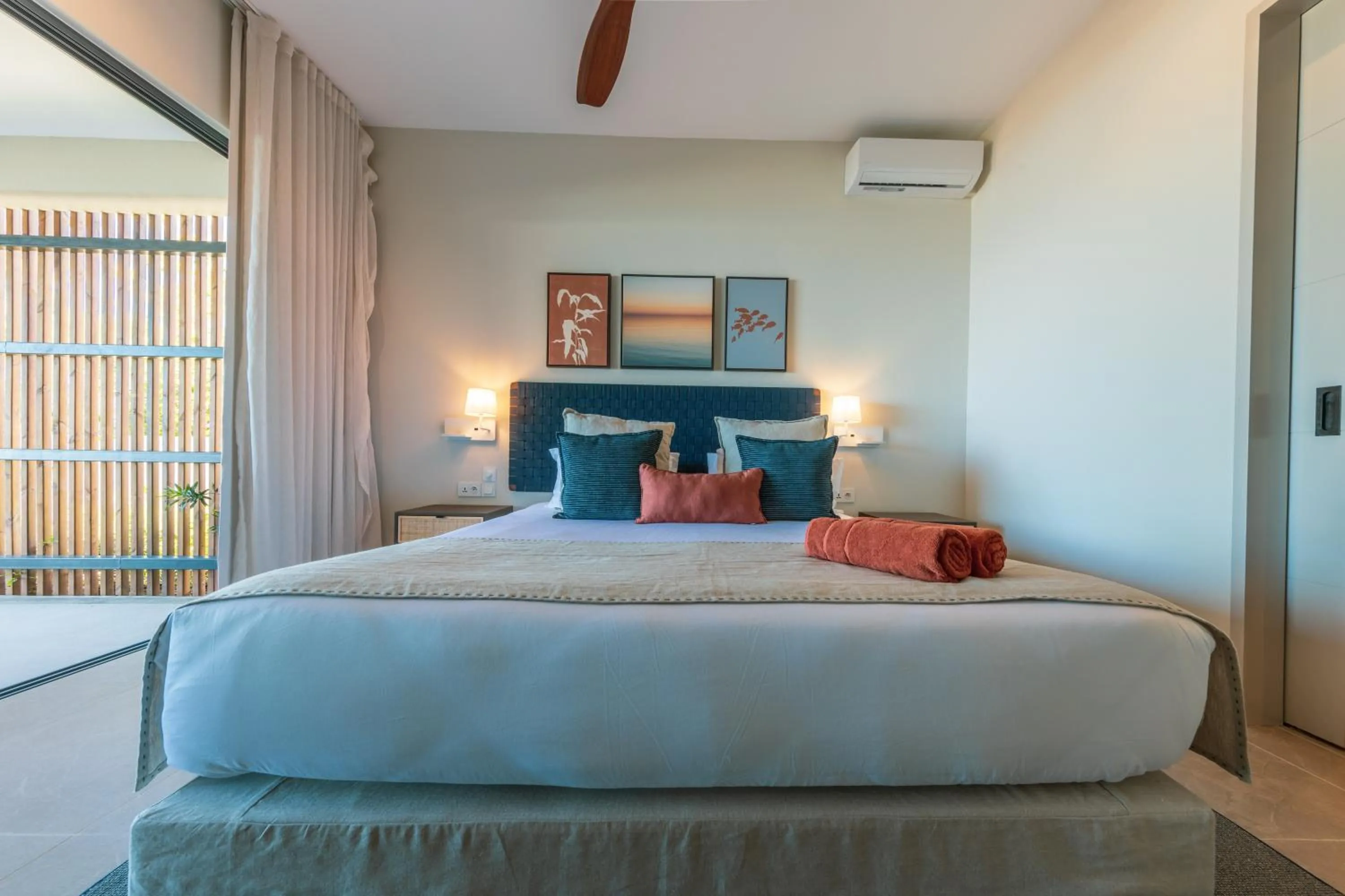 Bed in Beach & Mountain by Horizon Holidays