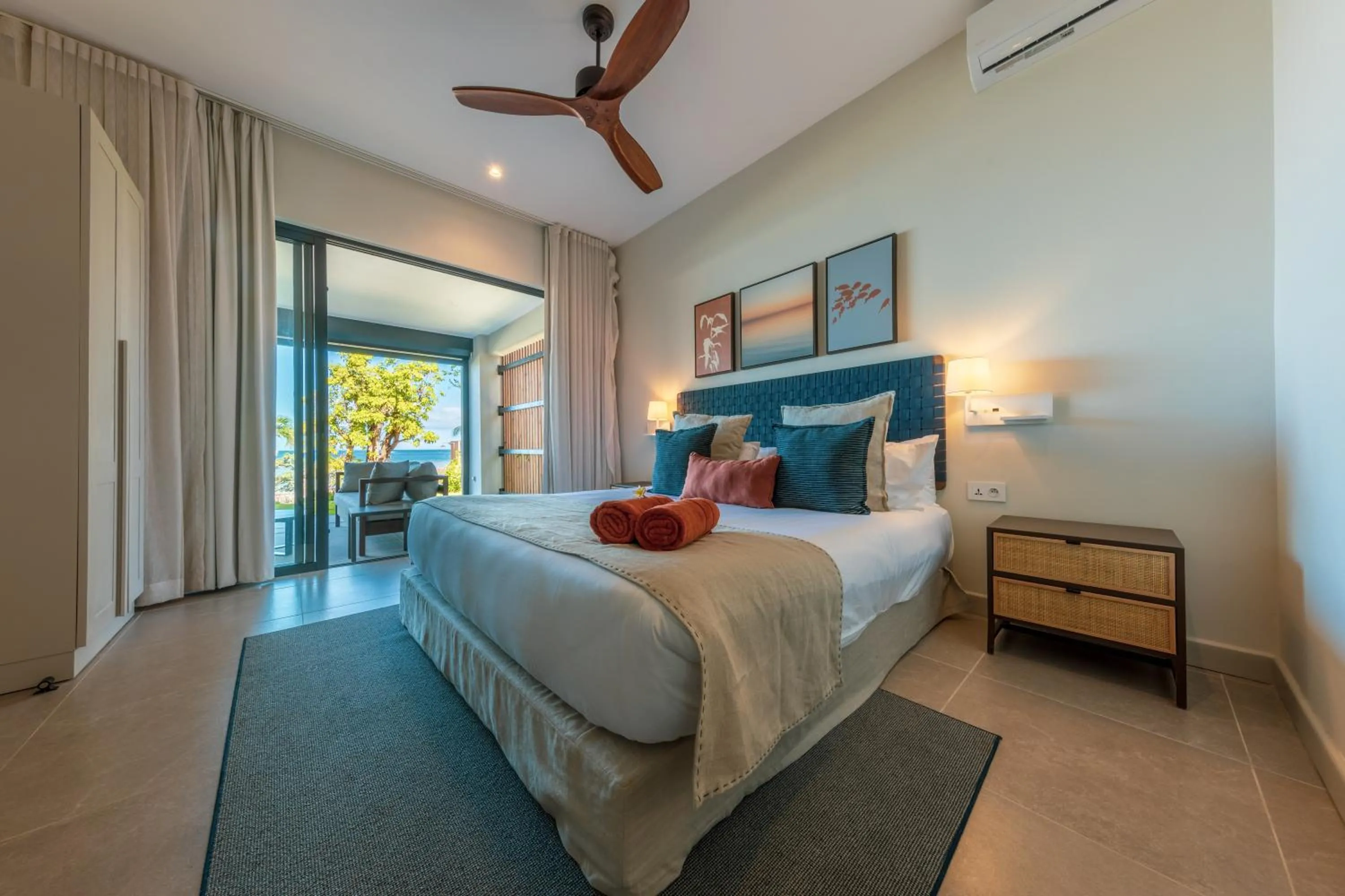 Bed in Beach & Mountain by Horizon Holidays