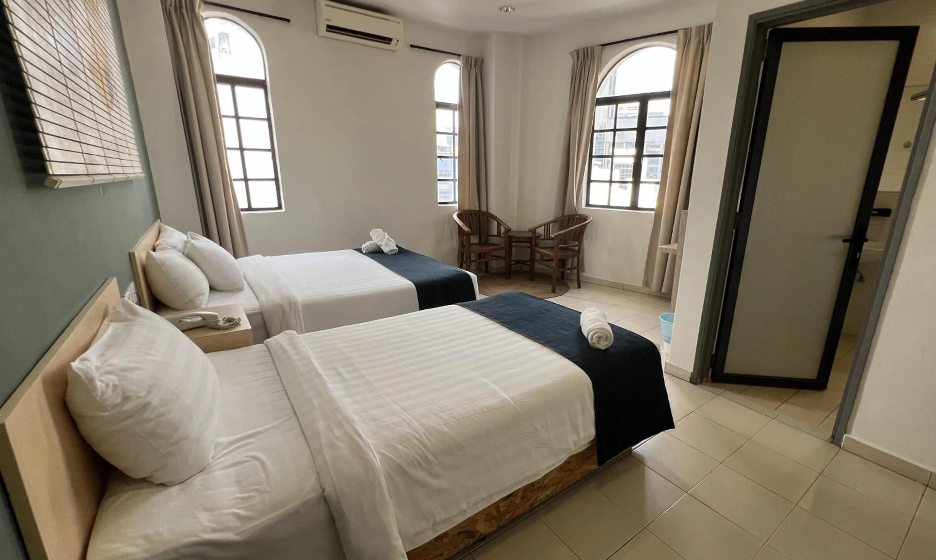 Bedroom, Bed in Cojoy Hotel @ Chinatown