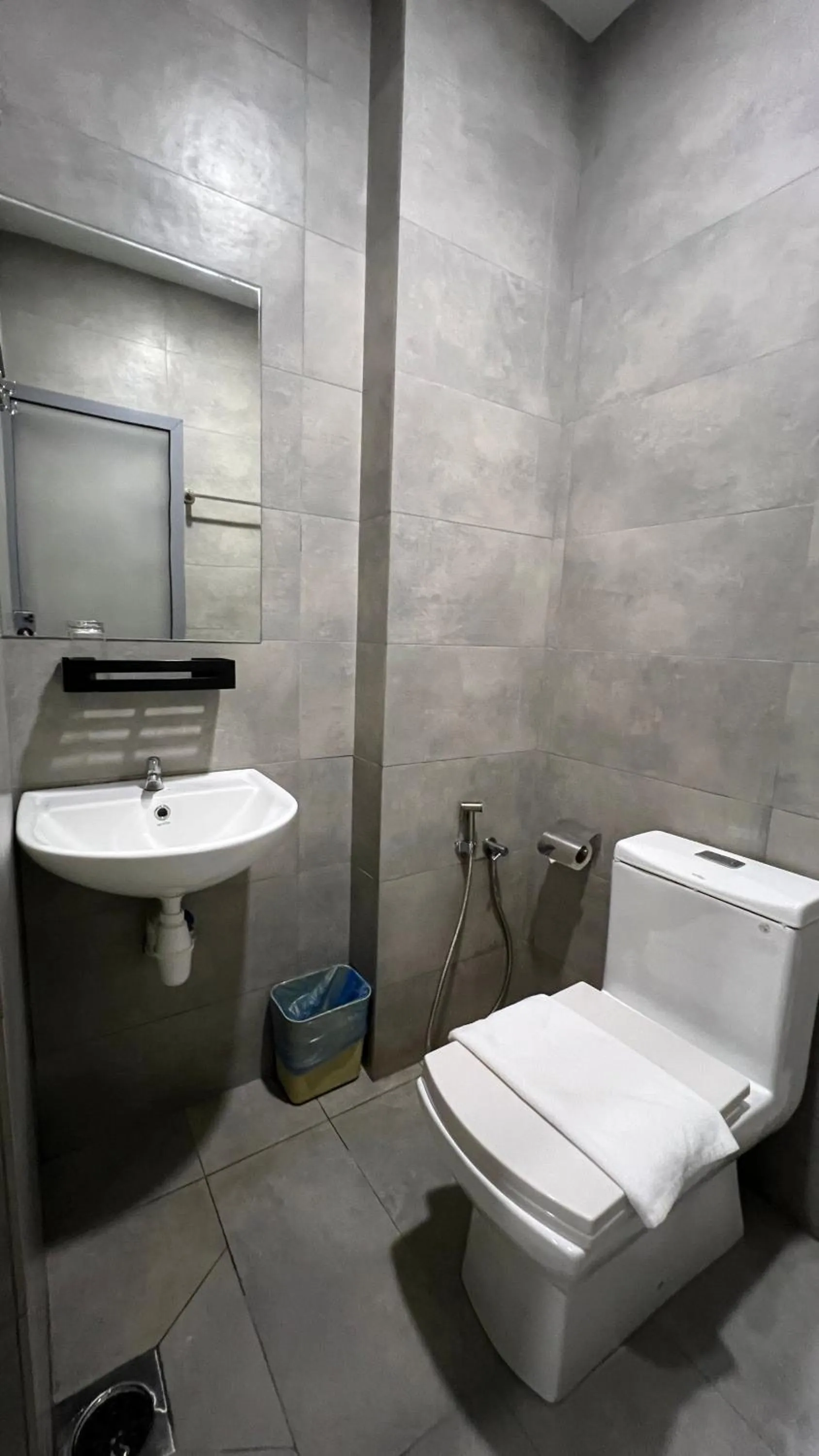 Bathroom in Cojoy Hotel @ Chinatown