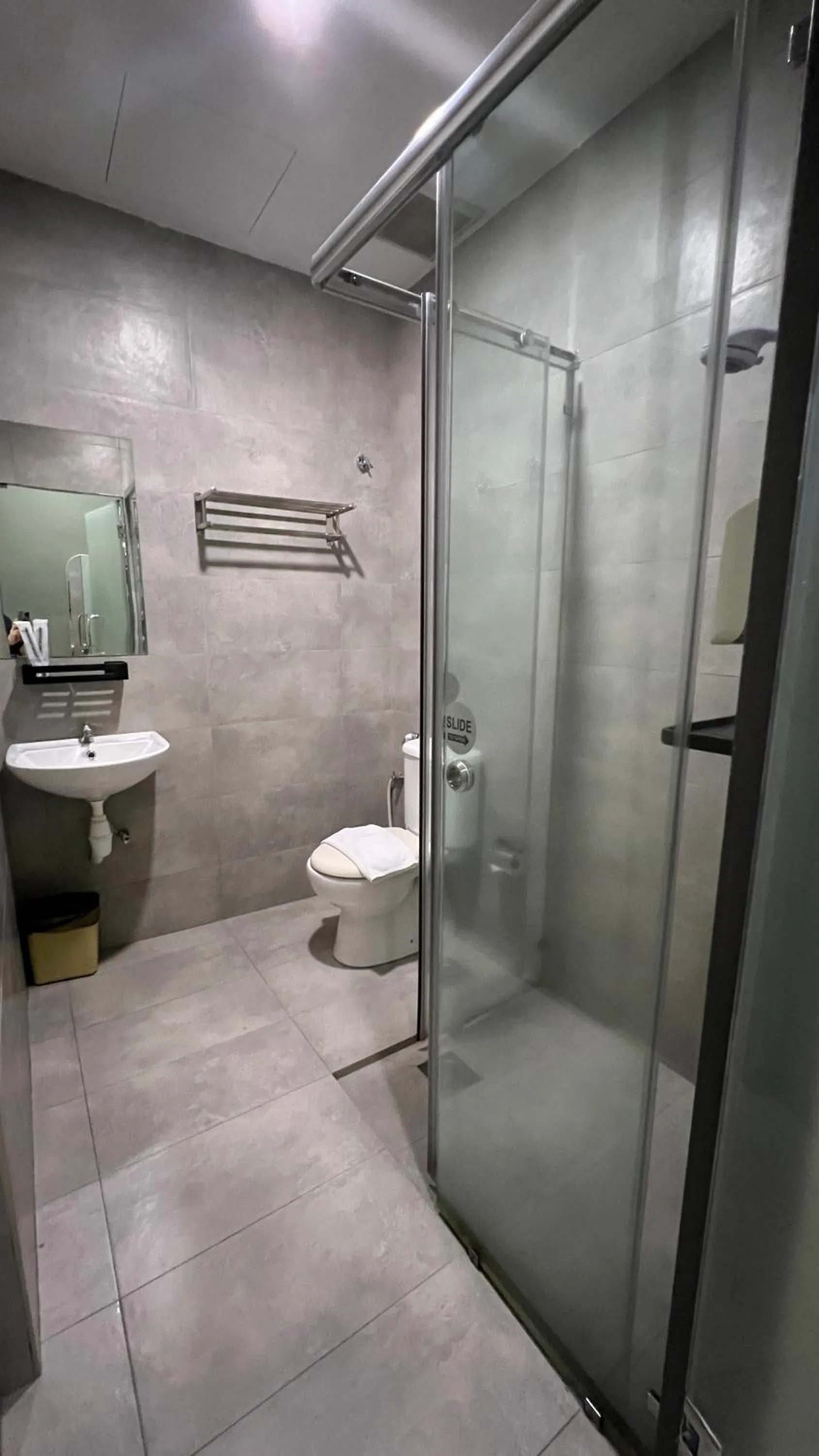 Bathroom in Cojoy Hotel @ Chinatown