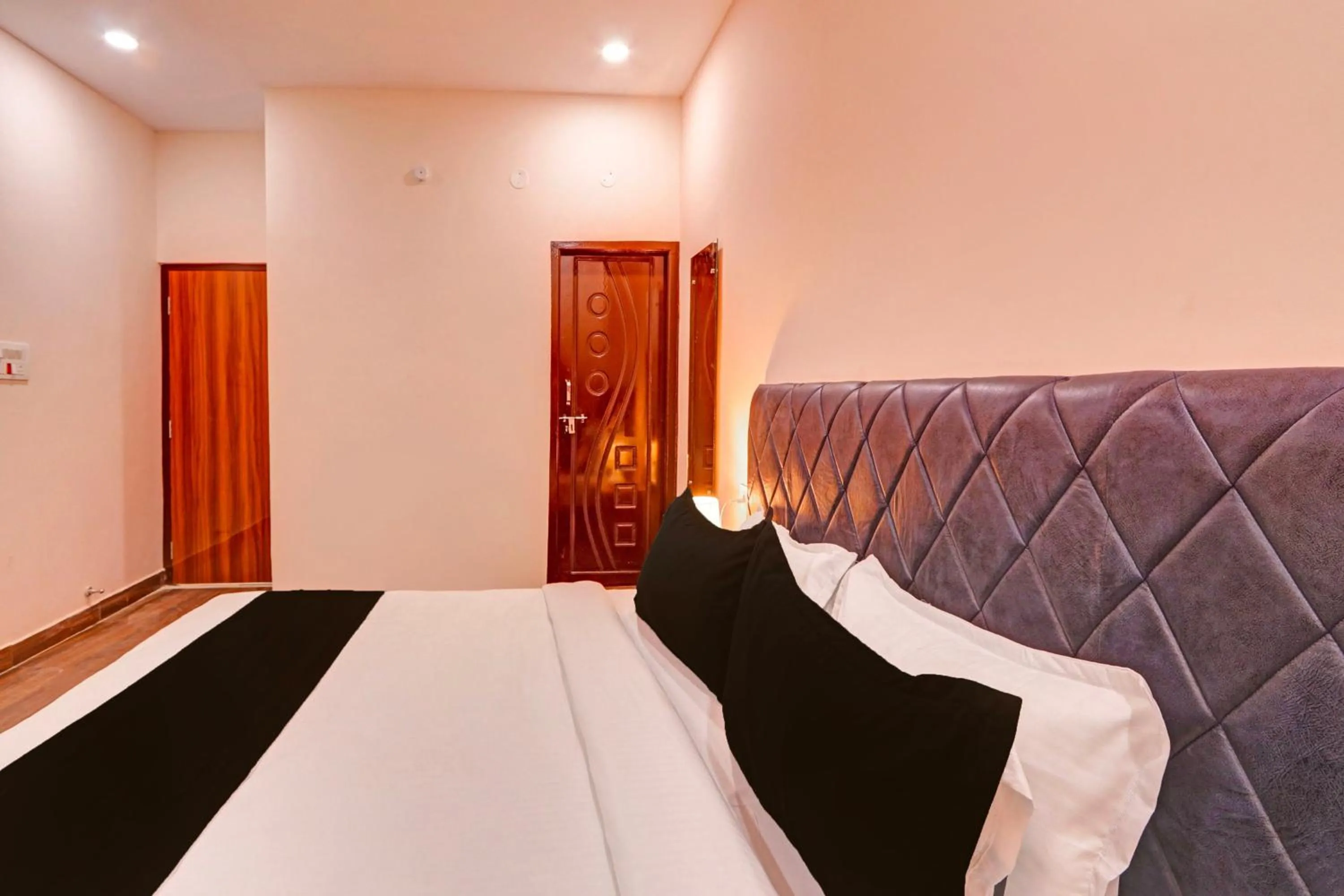 Bedroom, Bed in Super Hotel O RBS Classic Stay Boduppal