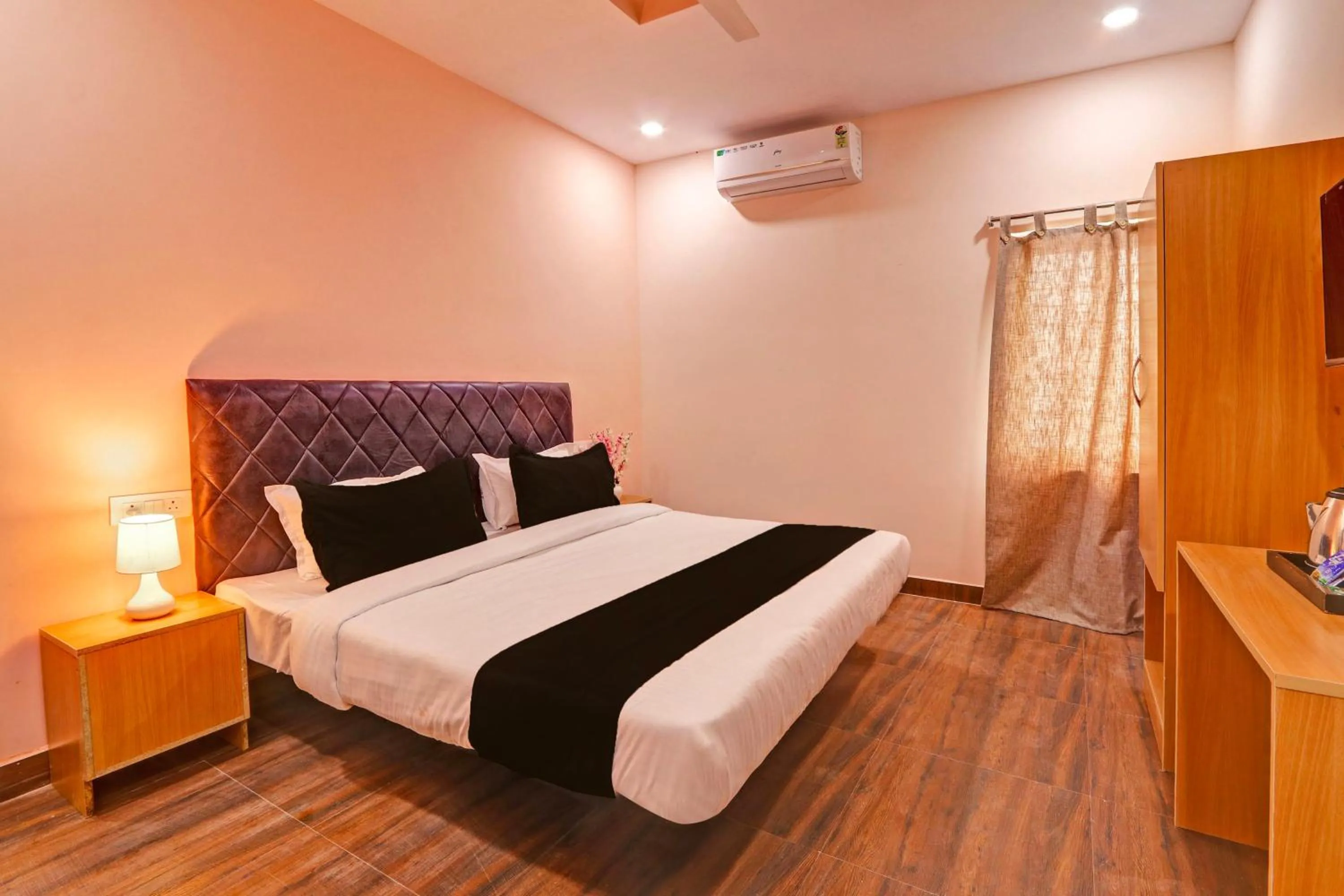 Bedroom, Bed in Super Hotel O RBS Classic Stay Boduppal