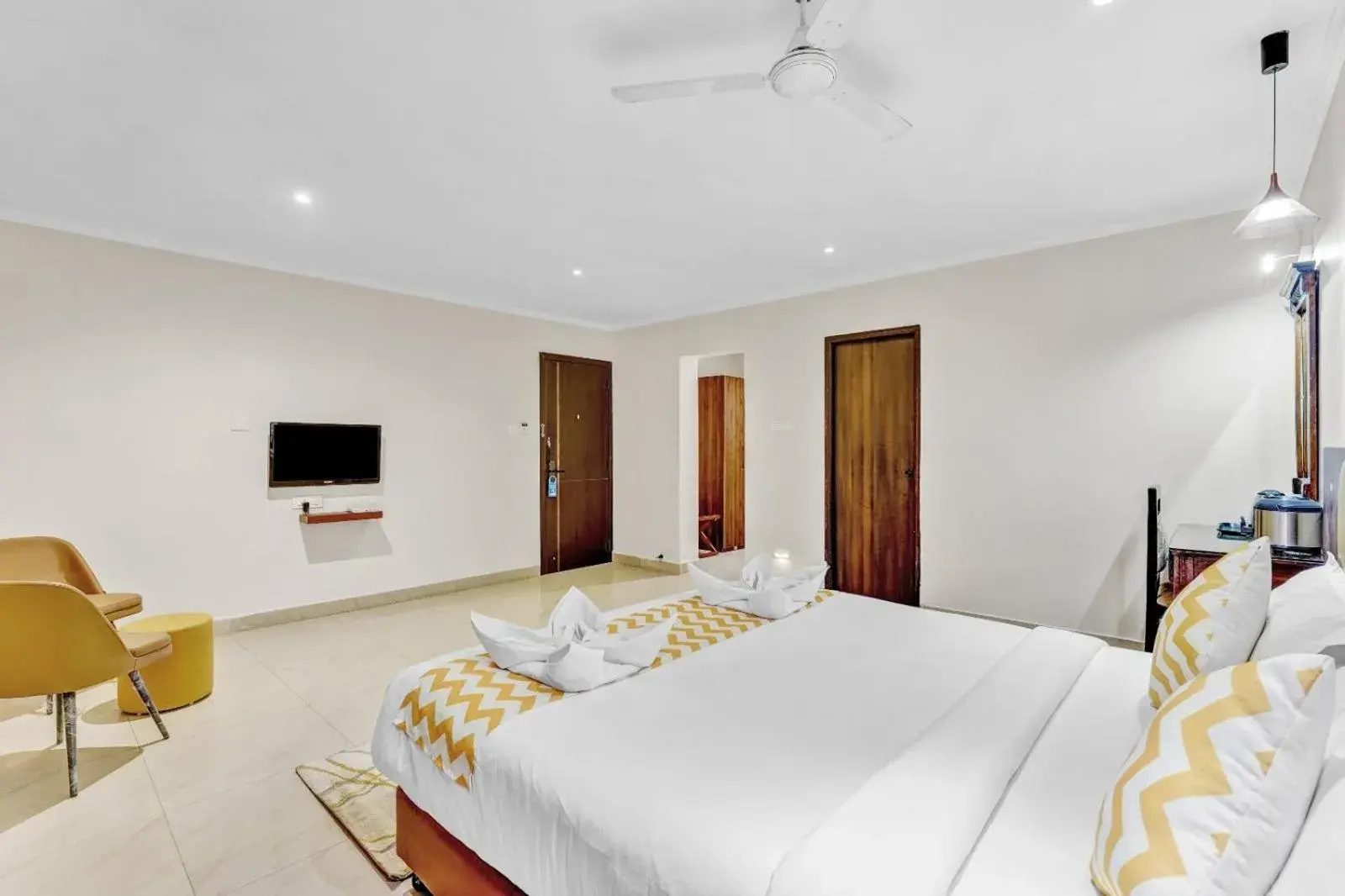 Four-Bedroom Apartment in Blossoms Hotel & Service Apartments Four-Bedroom Apartment in Blossoms Hotel & Service Apartments