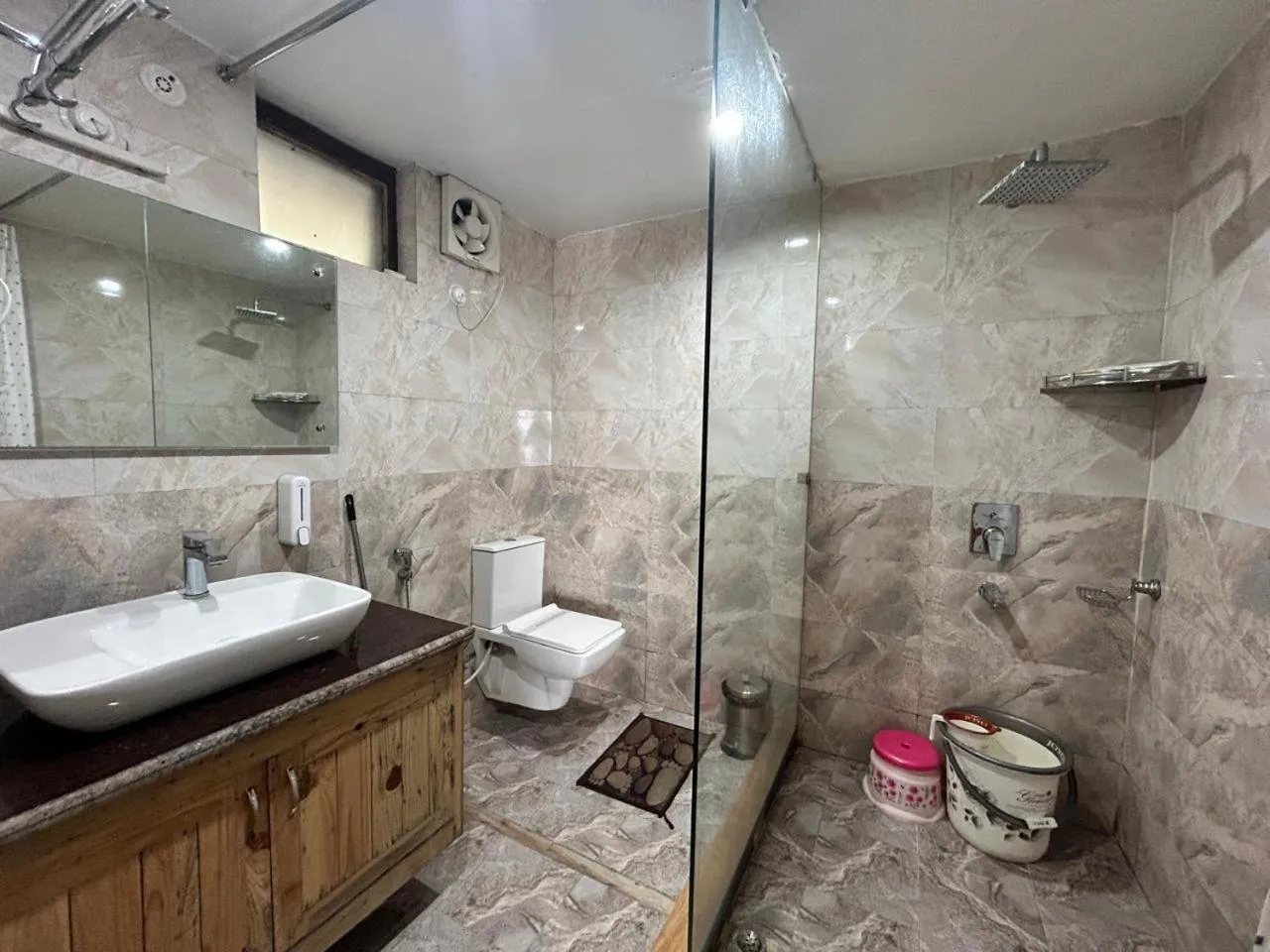 Kasar Himalaya Holiday Resort, Binsar Rd