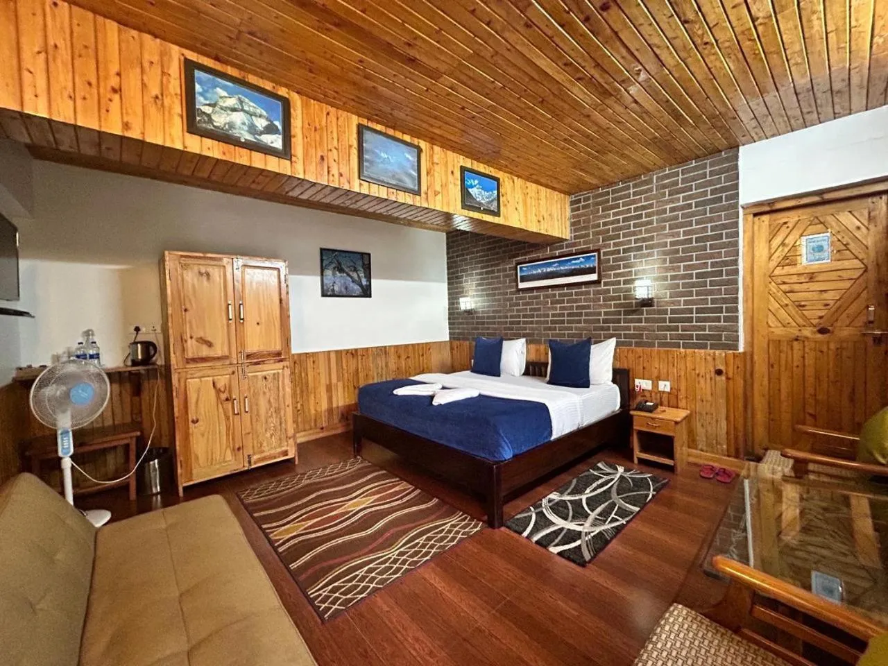 Kasar Himalaya Holiday Resort, Binsar Rd