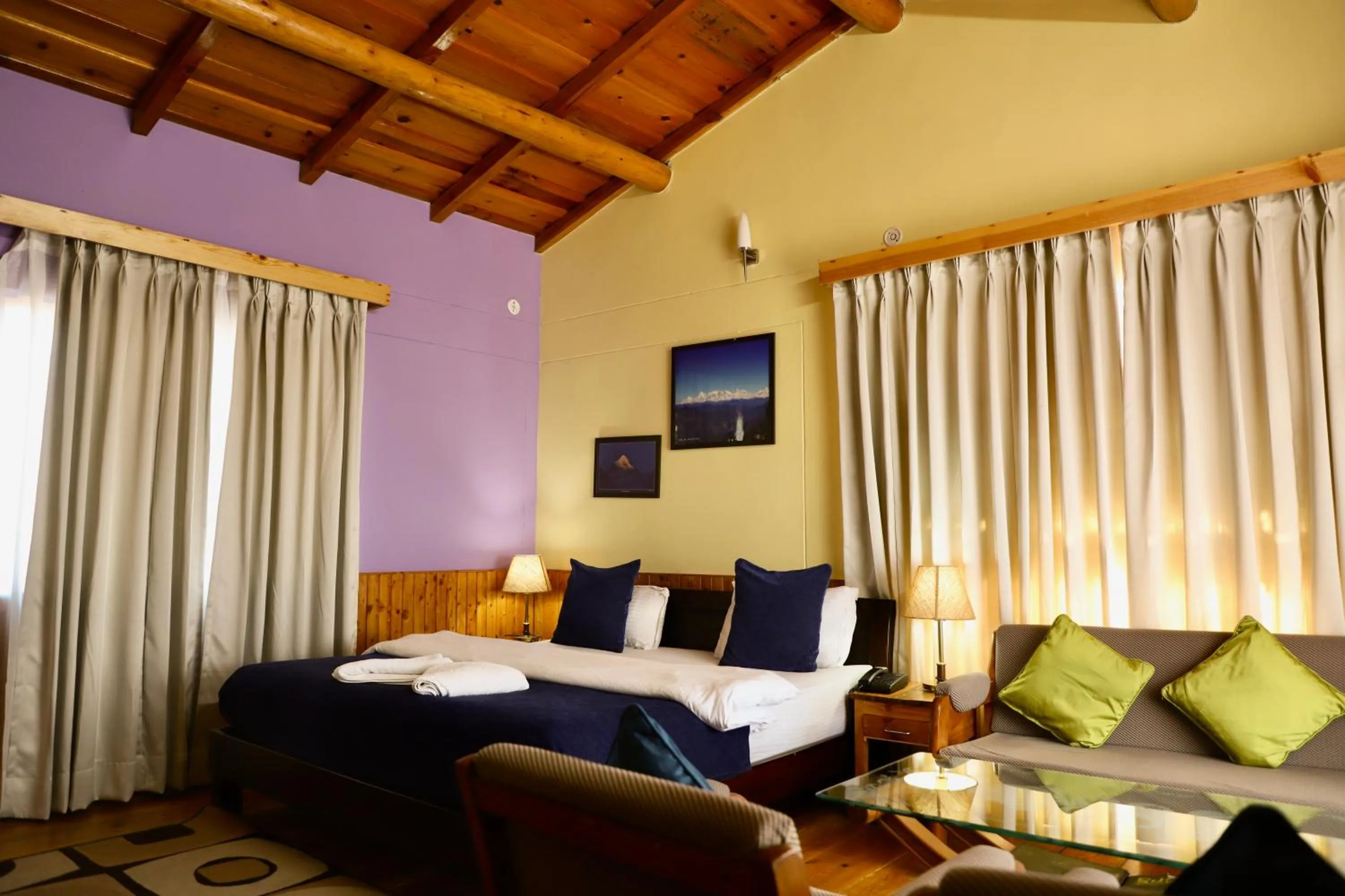 Kasar Himalaya Holiday Resort, Binsar Rd