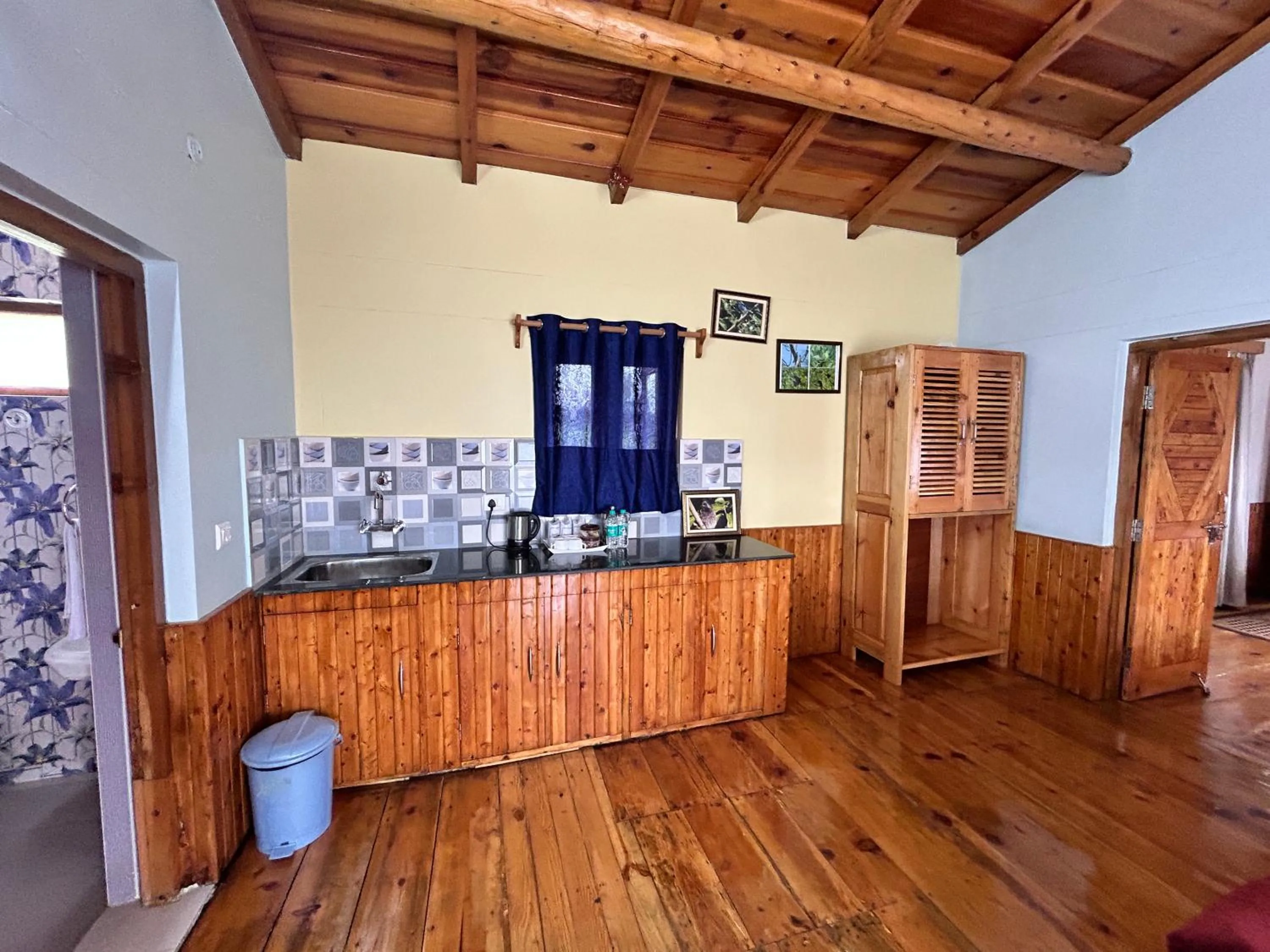 Kasar Himalaya Holiday Resort, Binsar Rd