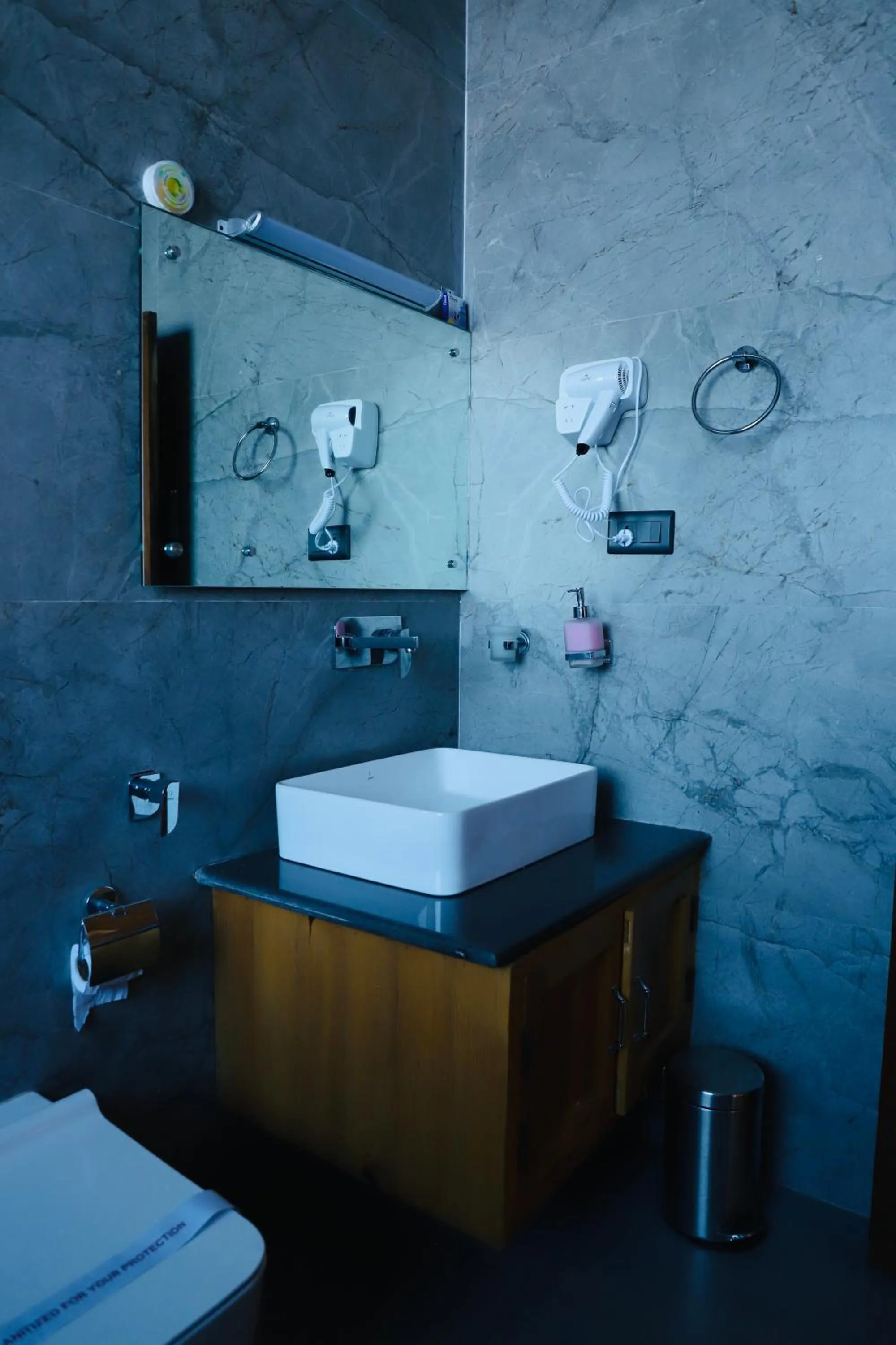 Kasar Himalaya Holiday Resort, Binsar Rd