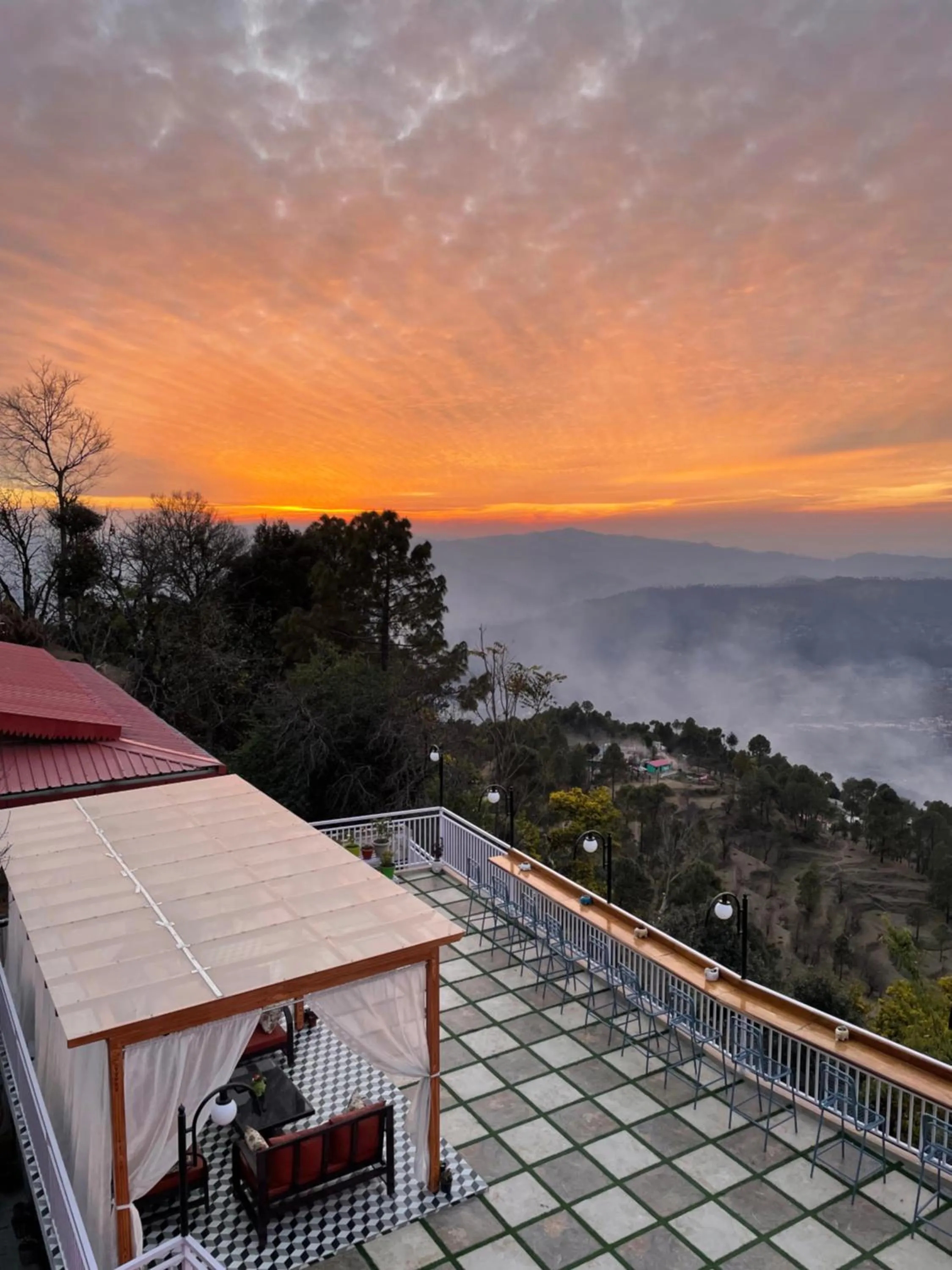 Kasar Himalaya Holiday Resort, Binsar Rd