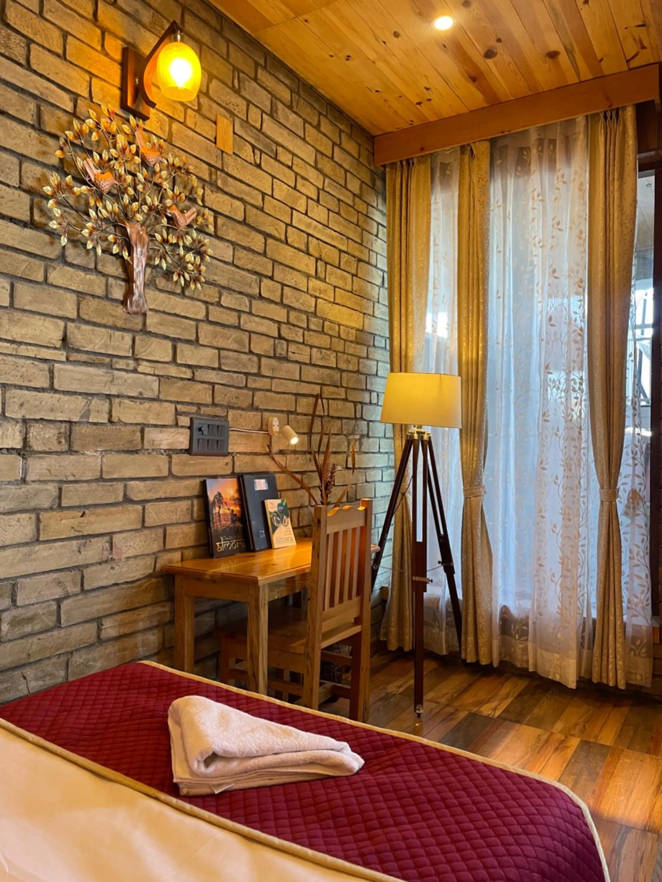 Kasar Himalaya Holiday Resort, Binsar Rd