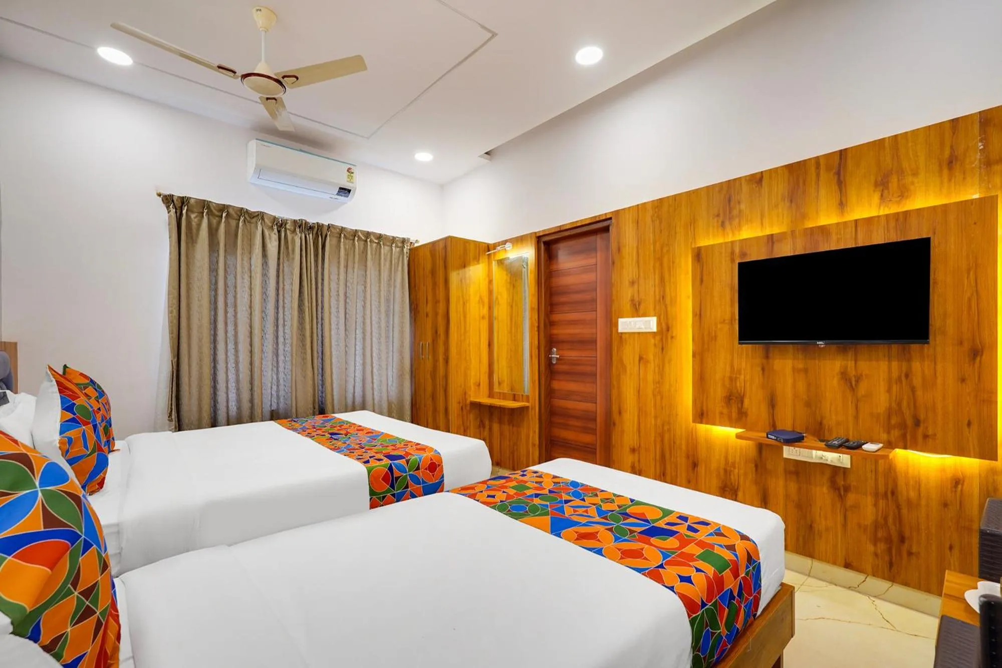 Bed in FabHotel Royal Grand - Basaveshwar Nagar