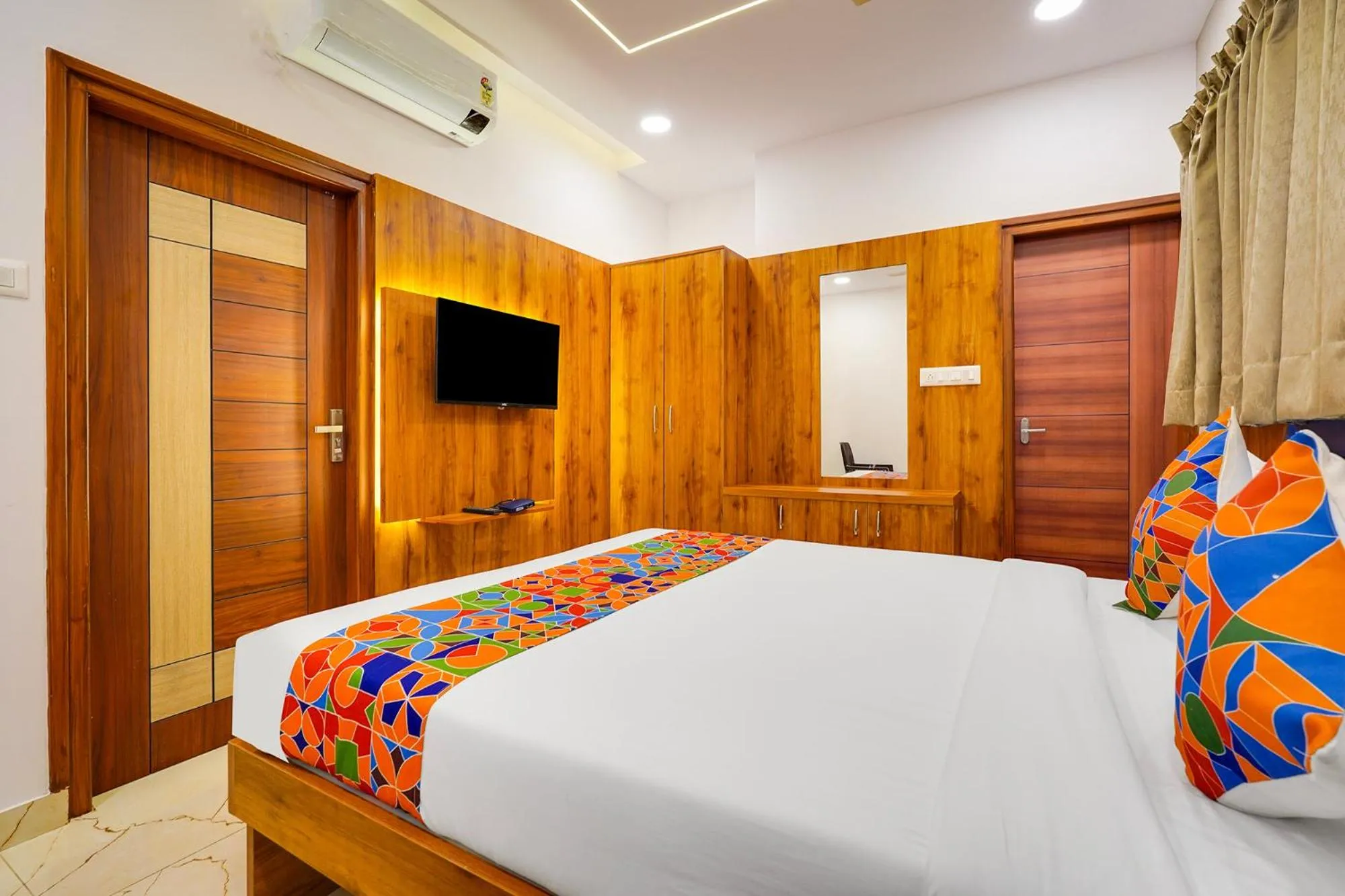 Bed in FabHotel Royal Grand - Basaveshwar Nagar