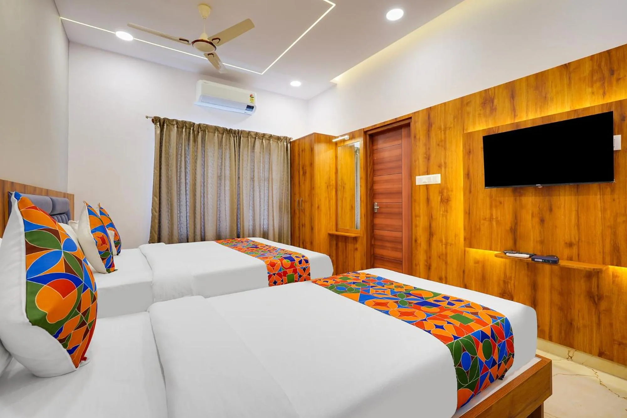 Bed in FabHotel Royal Grand - Basaveshwar Nagar