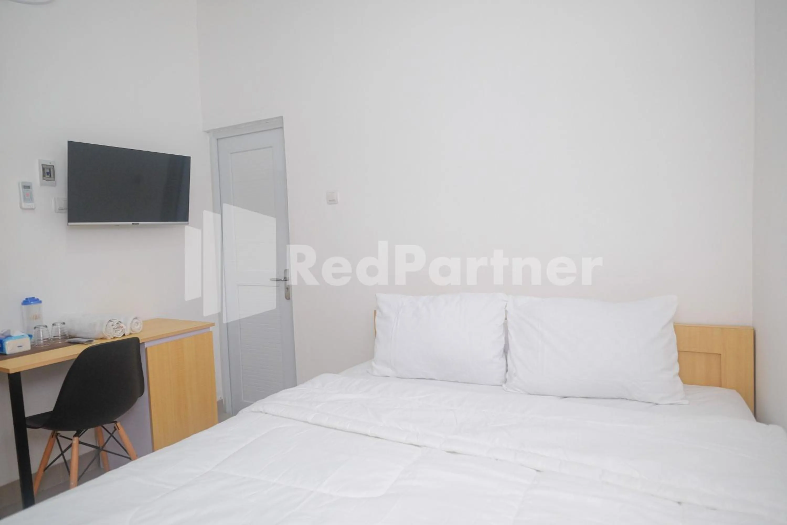 River House Mitra RedDoorz